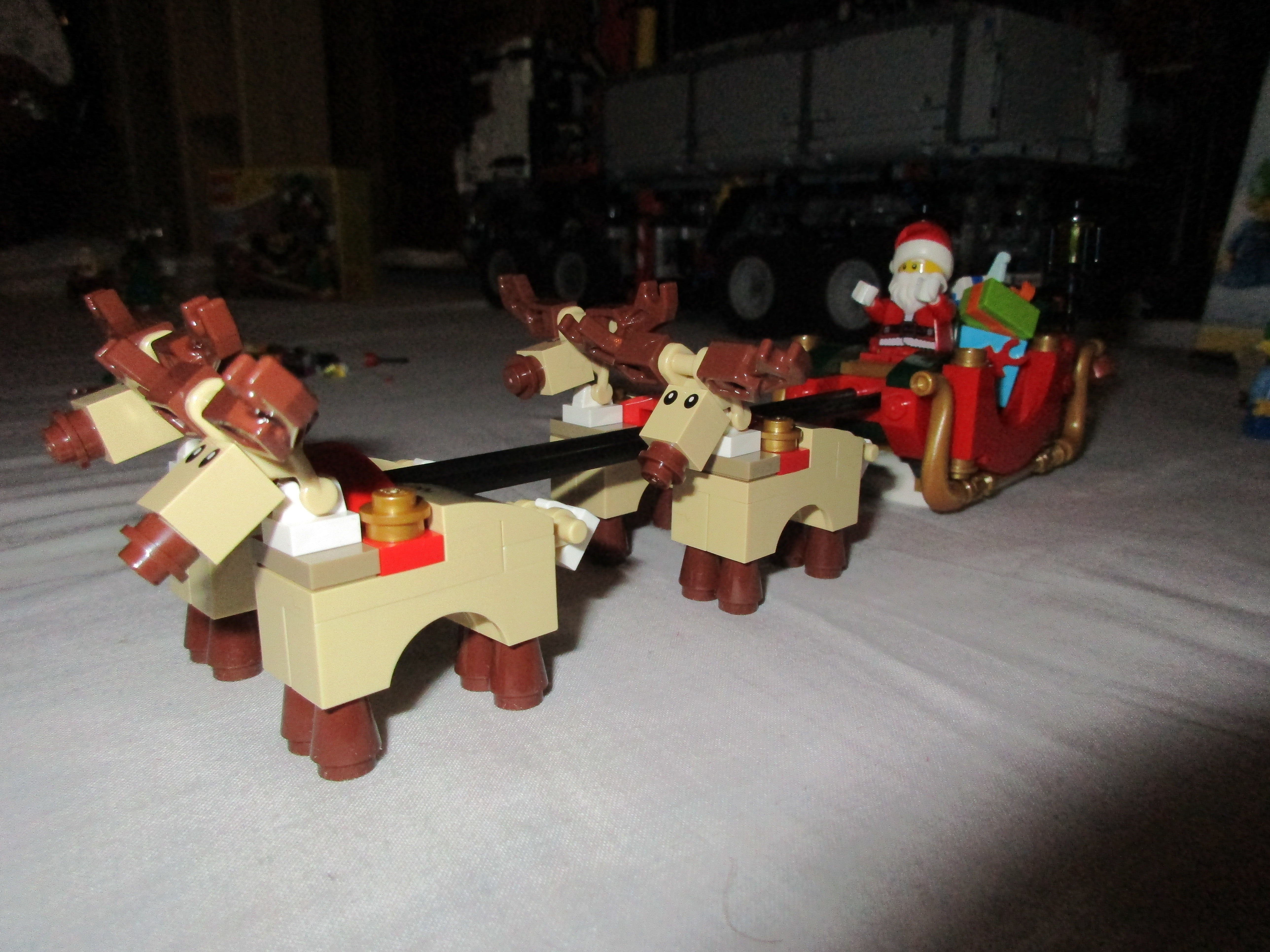 10245santassledge4.jpg