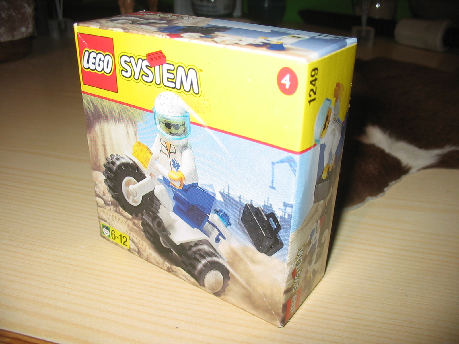 1249box2.jpg