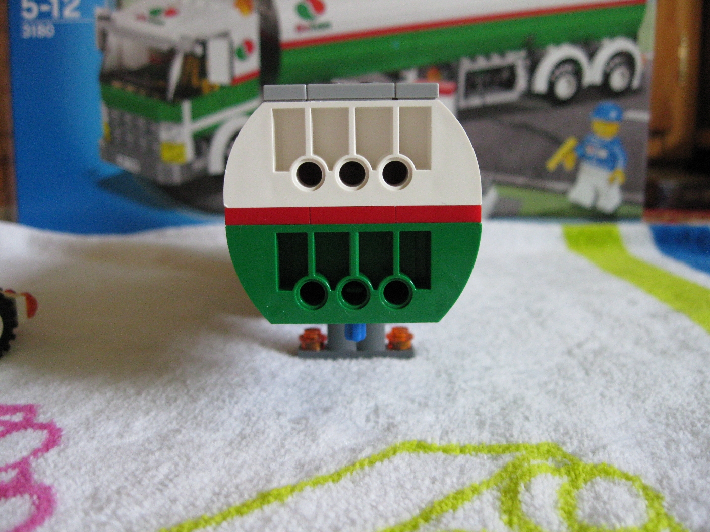 3180trailerfront.jpg