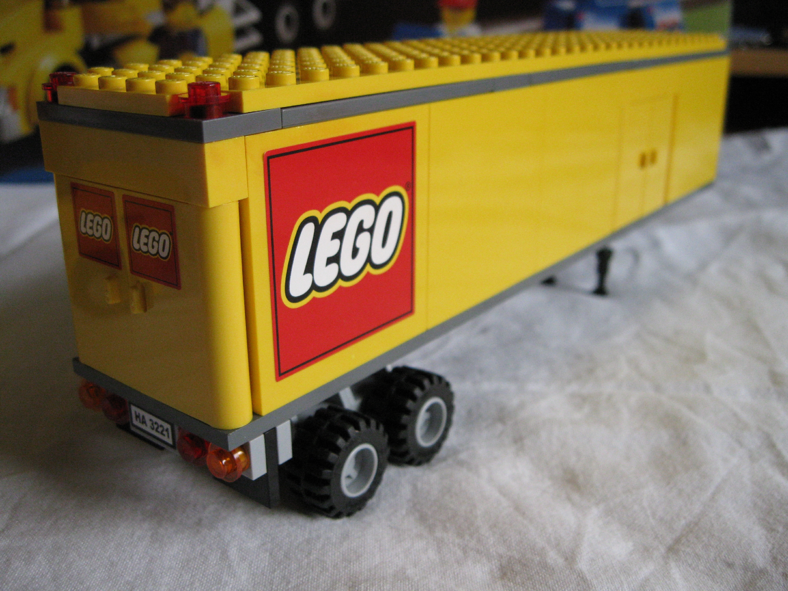 3221trailerside3.jpg