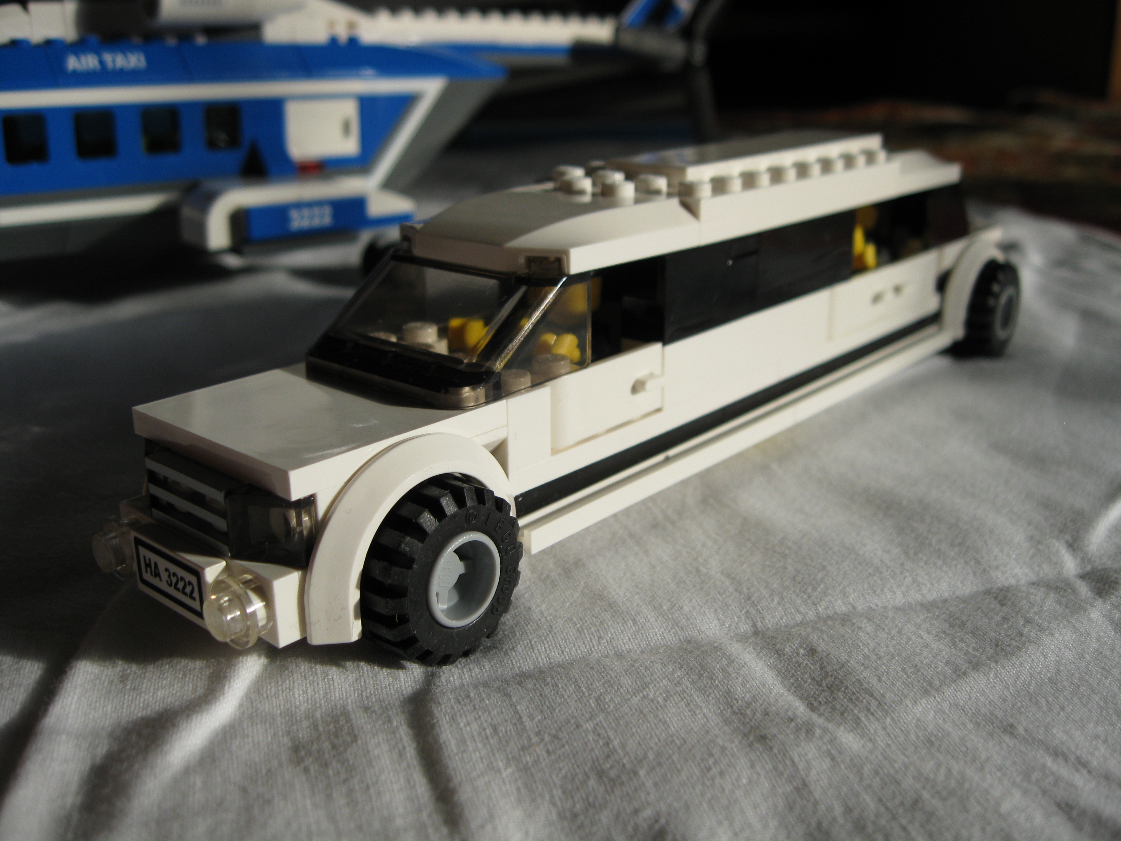 3222limousineside.jpg