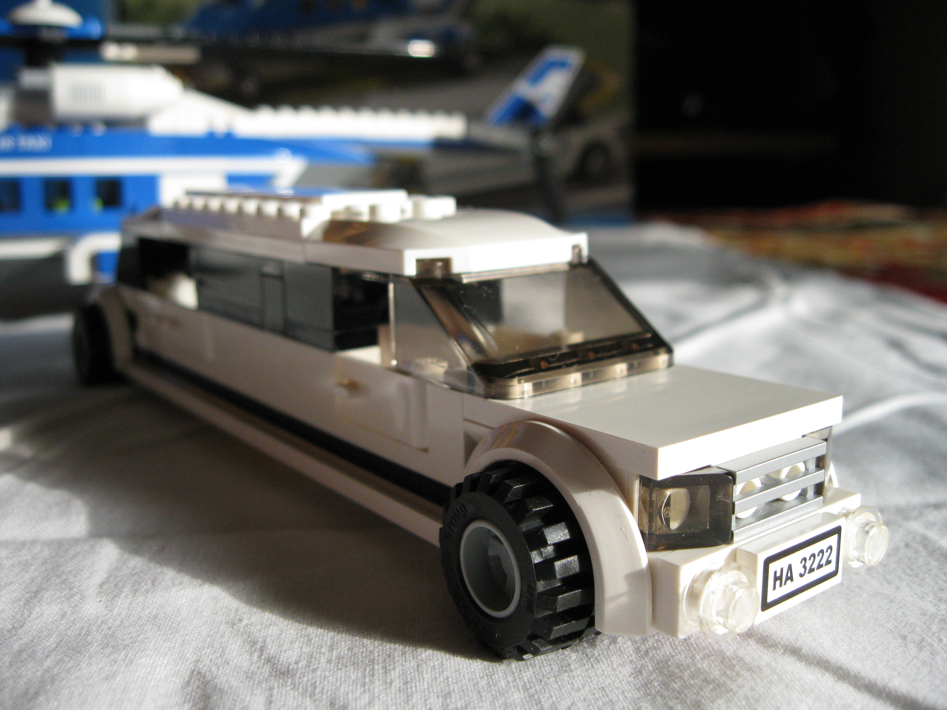 3222limousineside3.jpg
