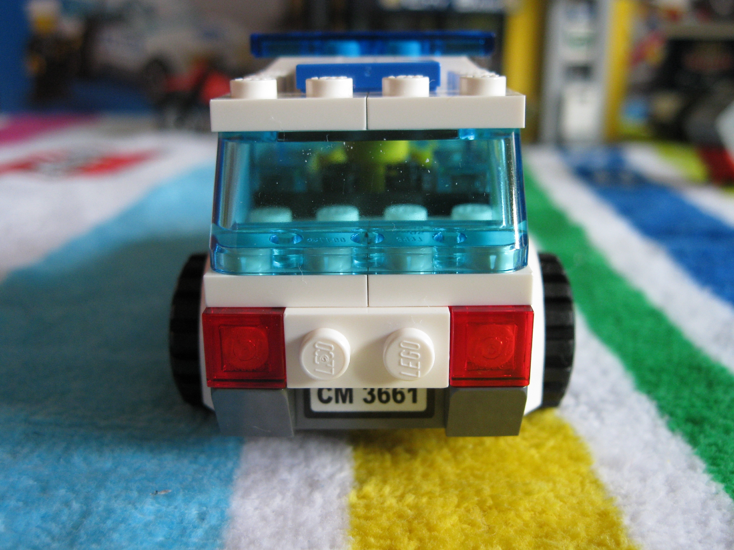3661policecarback.jpg