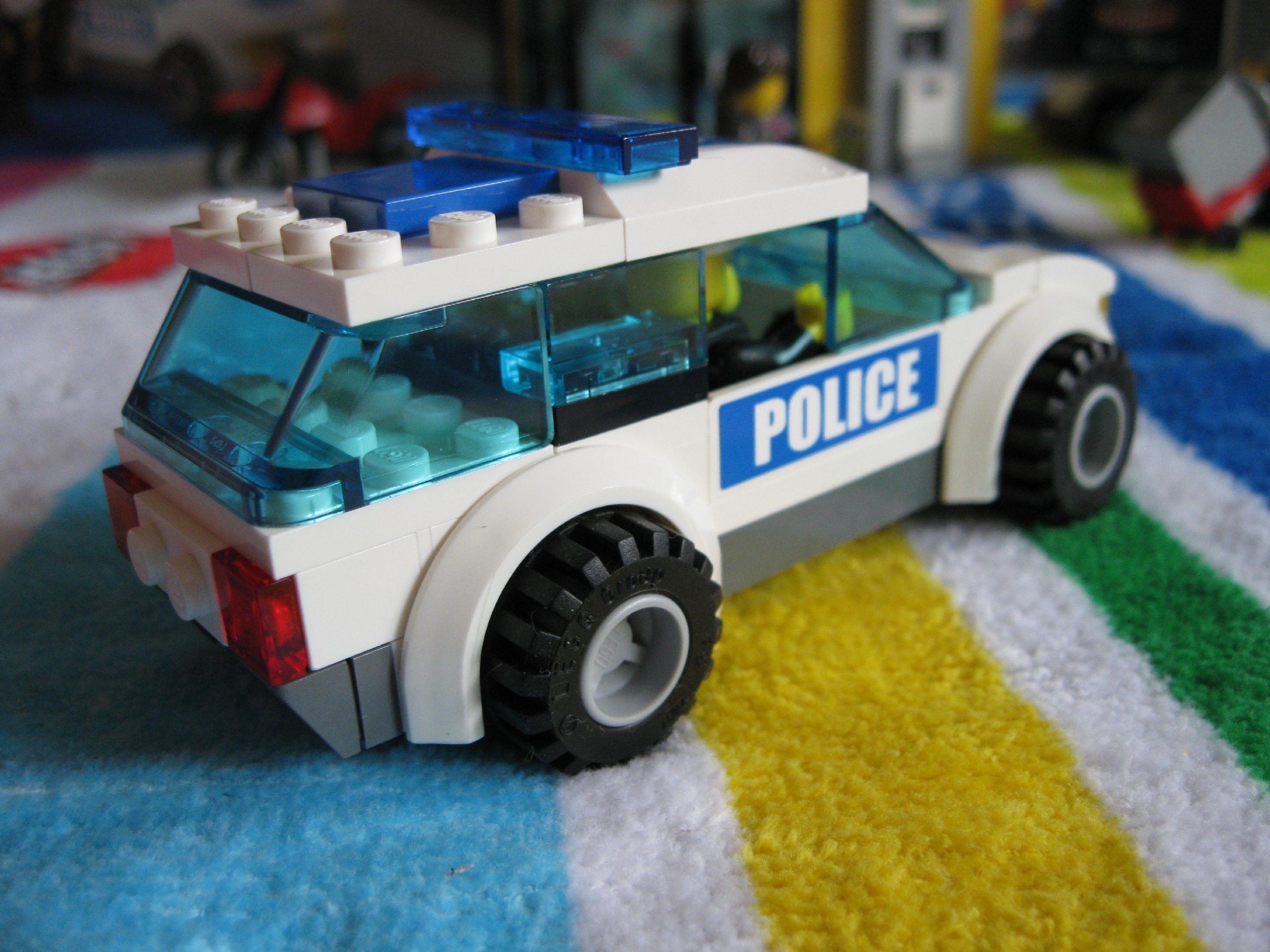 3661policecarside4.jpg