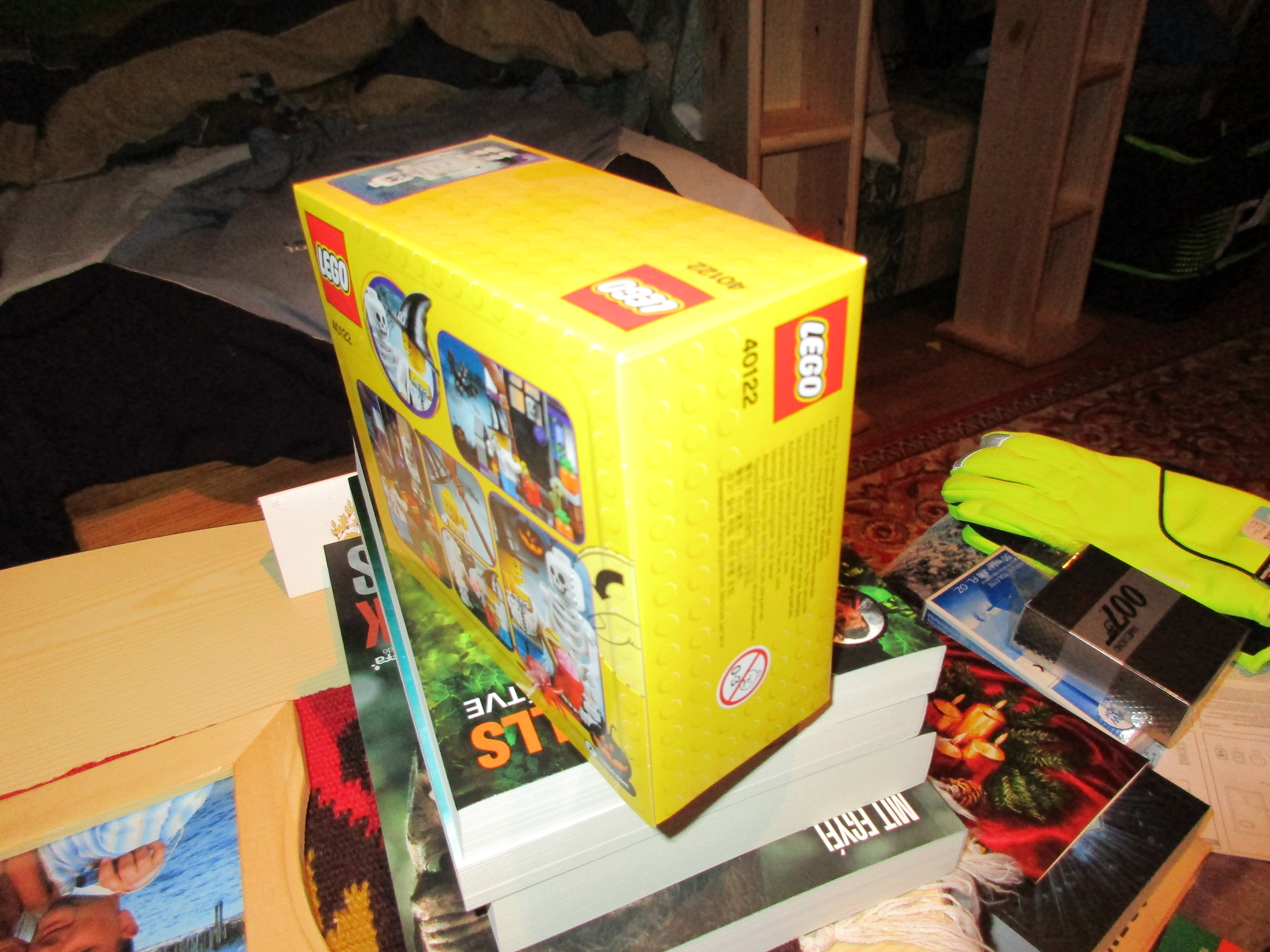 40122box4.jpg