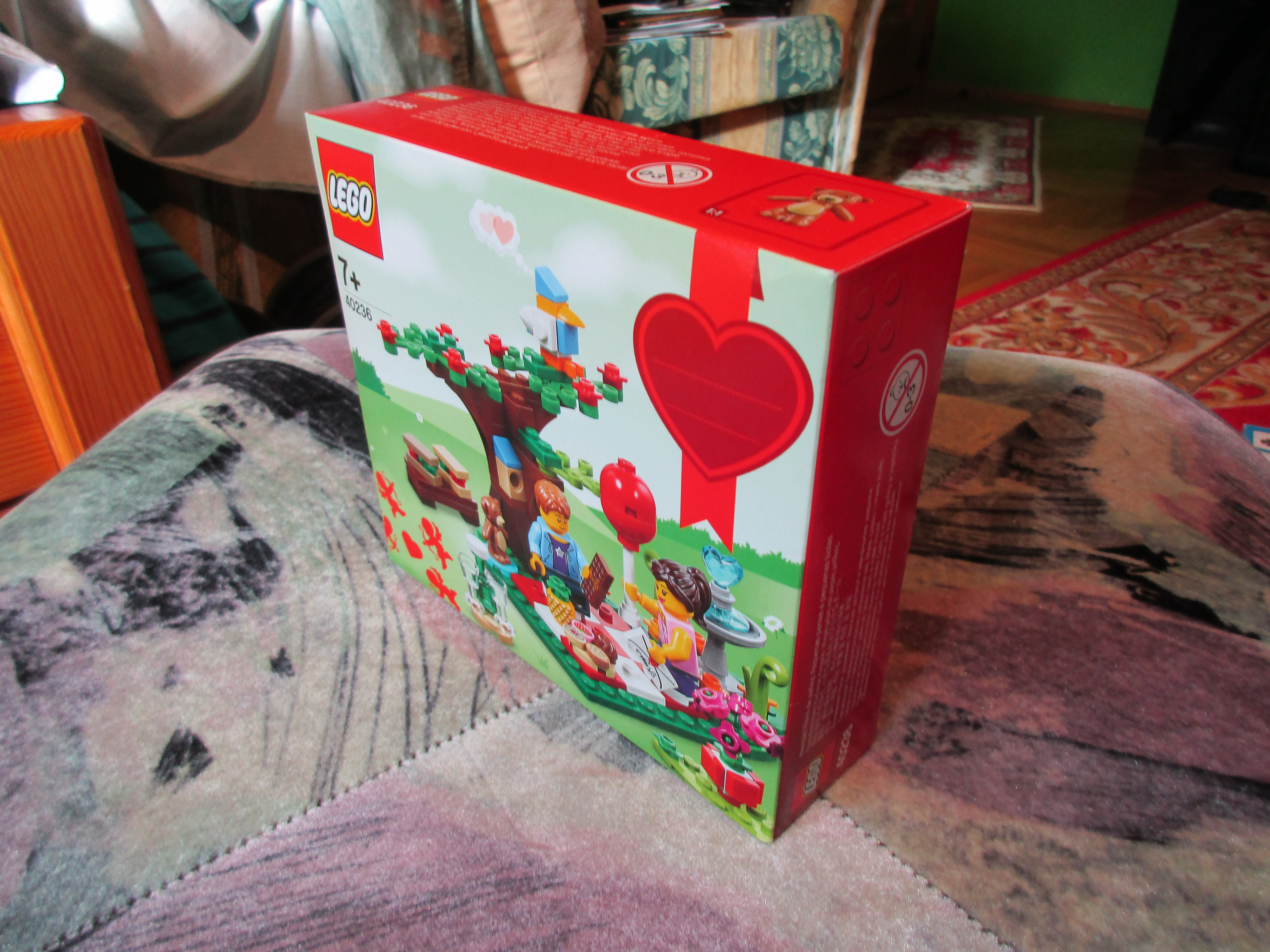 40236box2.jpg