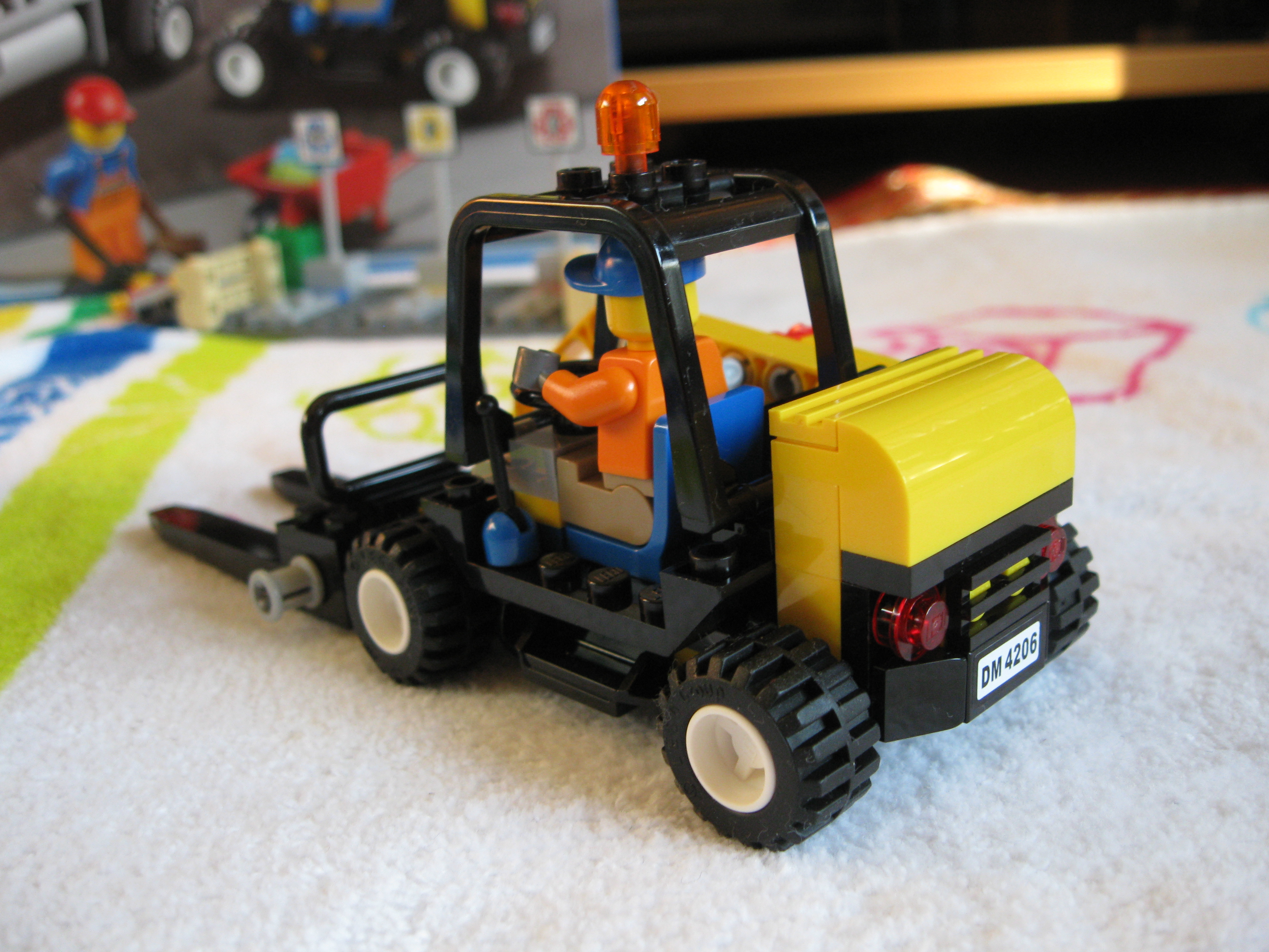 4206trolleyside.jpg