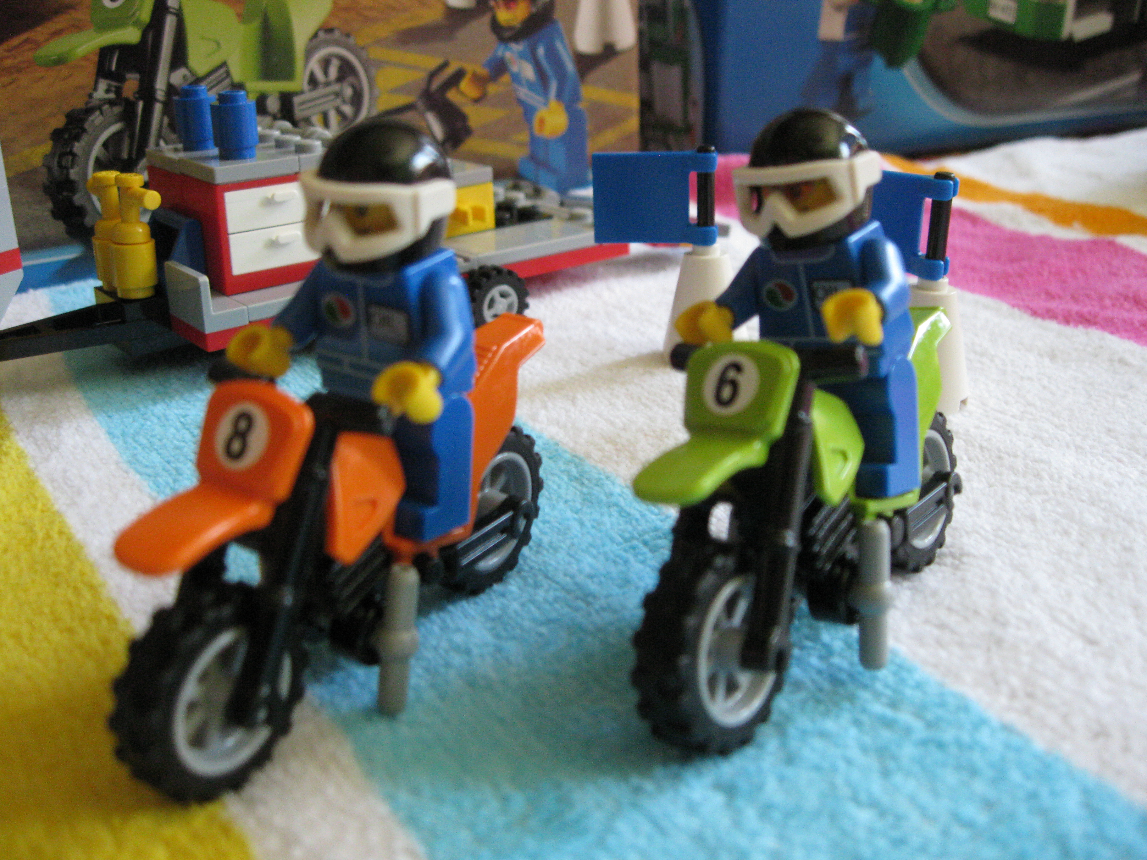 4433dirtbikes.jpg