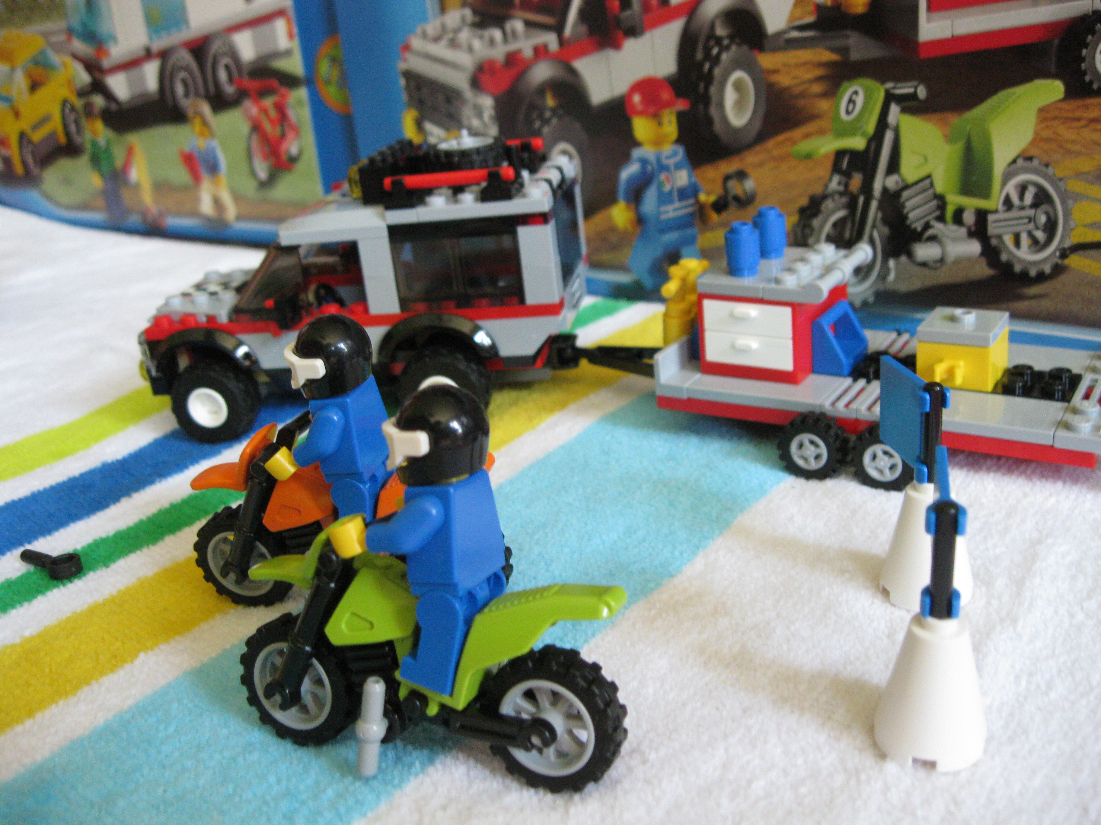 4433dirtbikes3.jpg