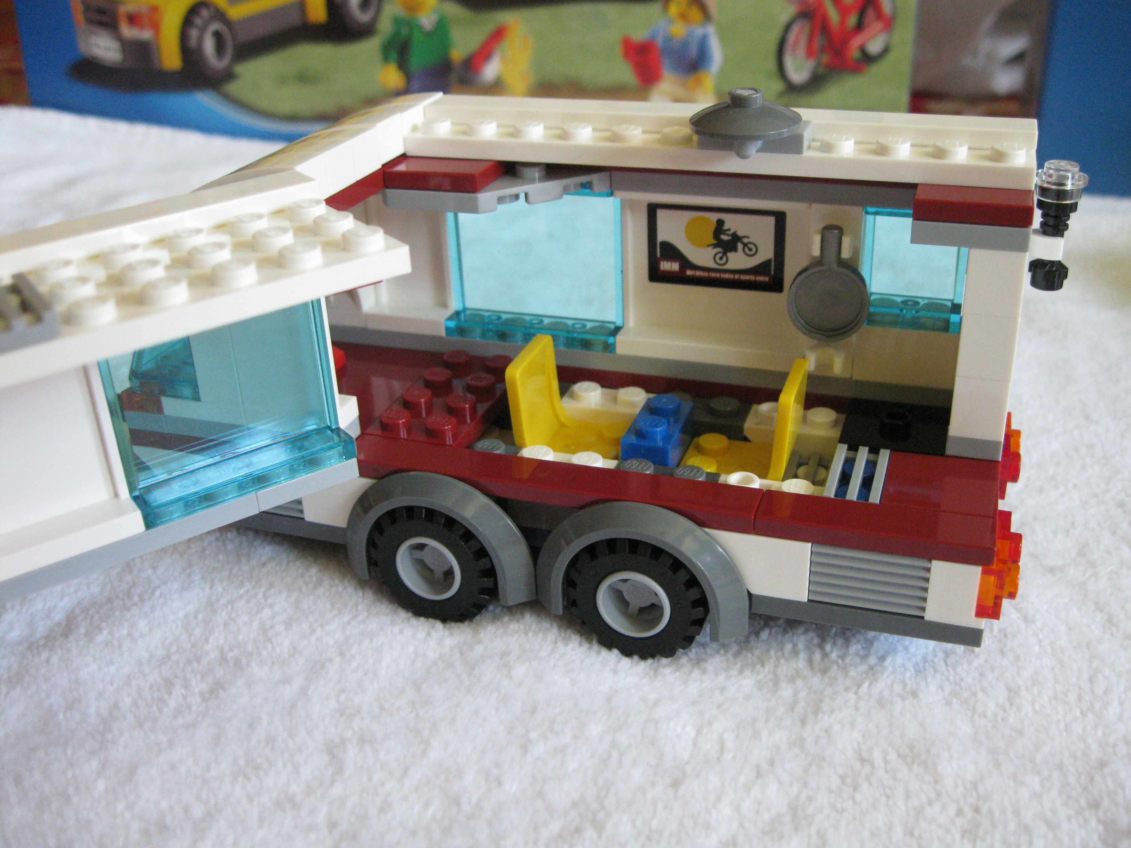 4435caravaninside.jpg