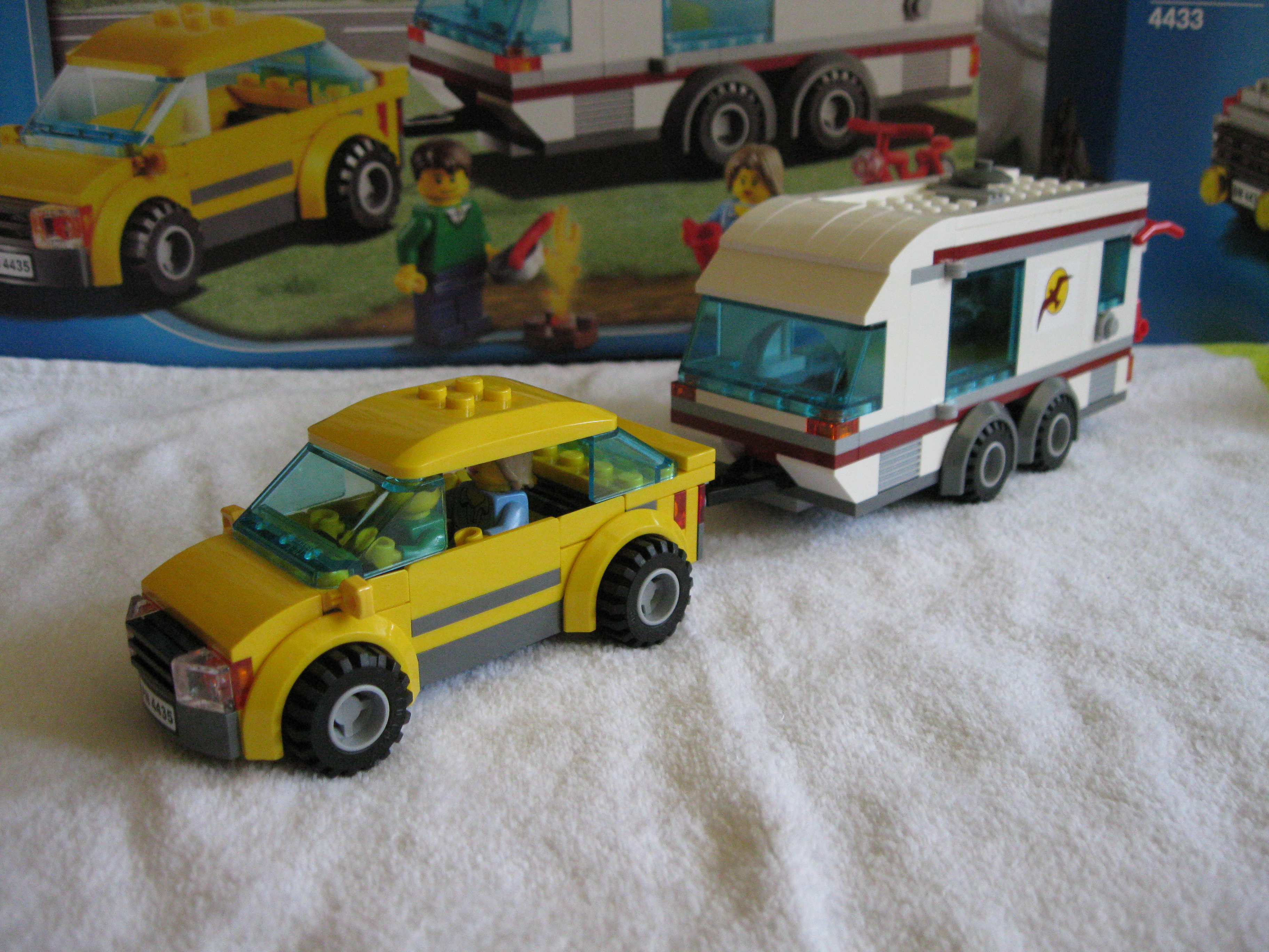 4435carwithcaravan.jpg