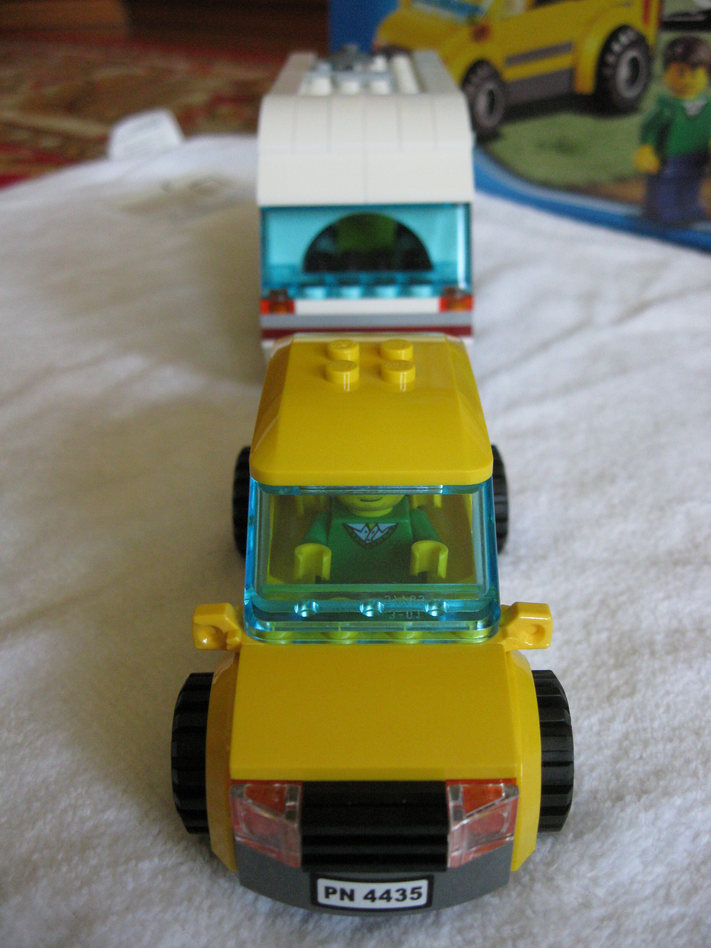 4435carwithcaravan13.jpg