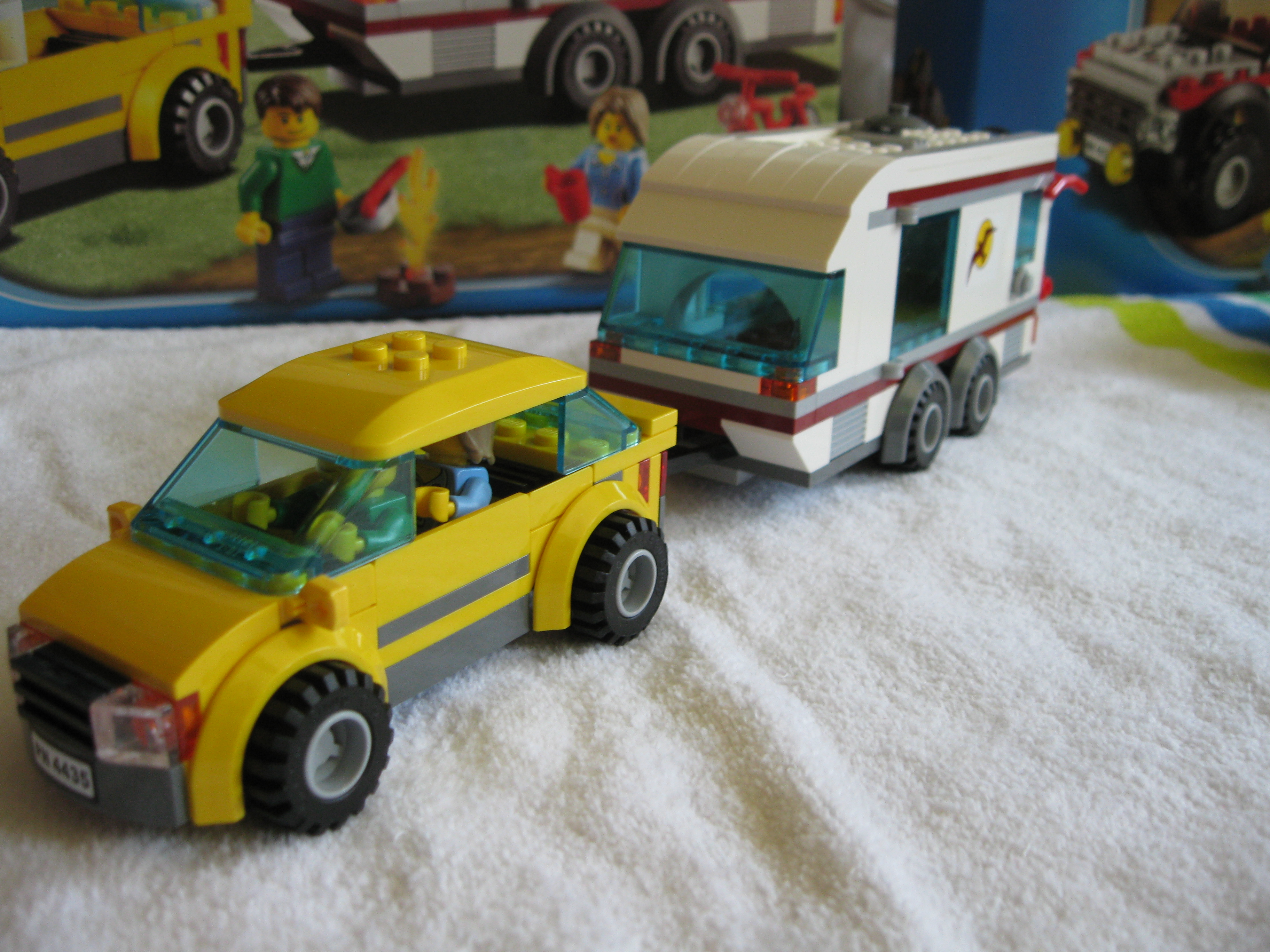 4435carwithcaravan3.jpg