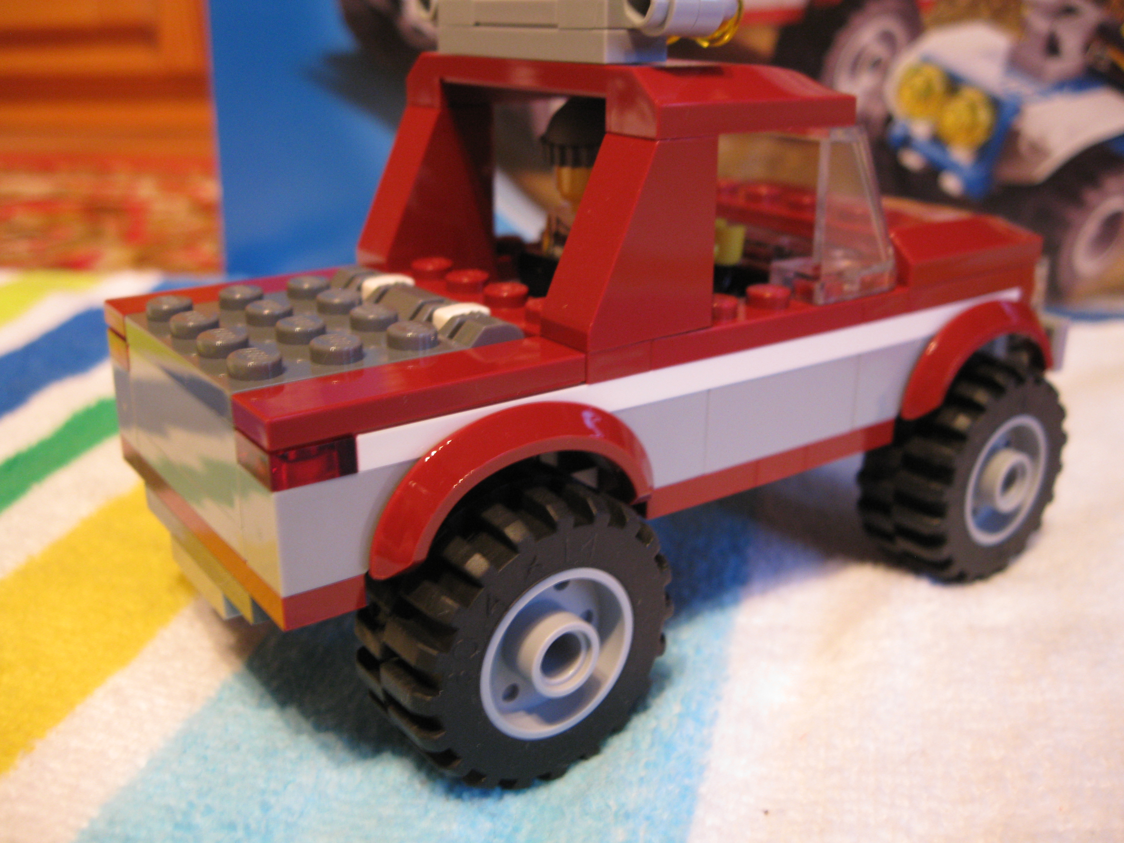 4437jeepside2.jpg