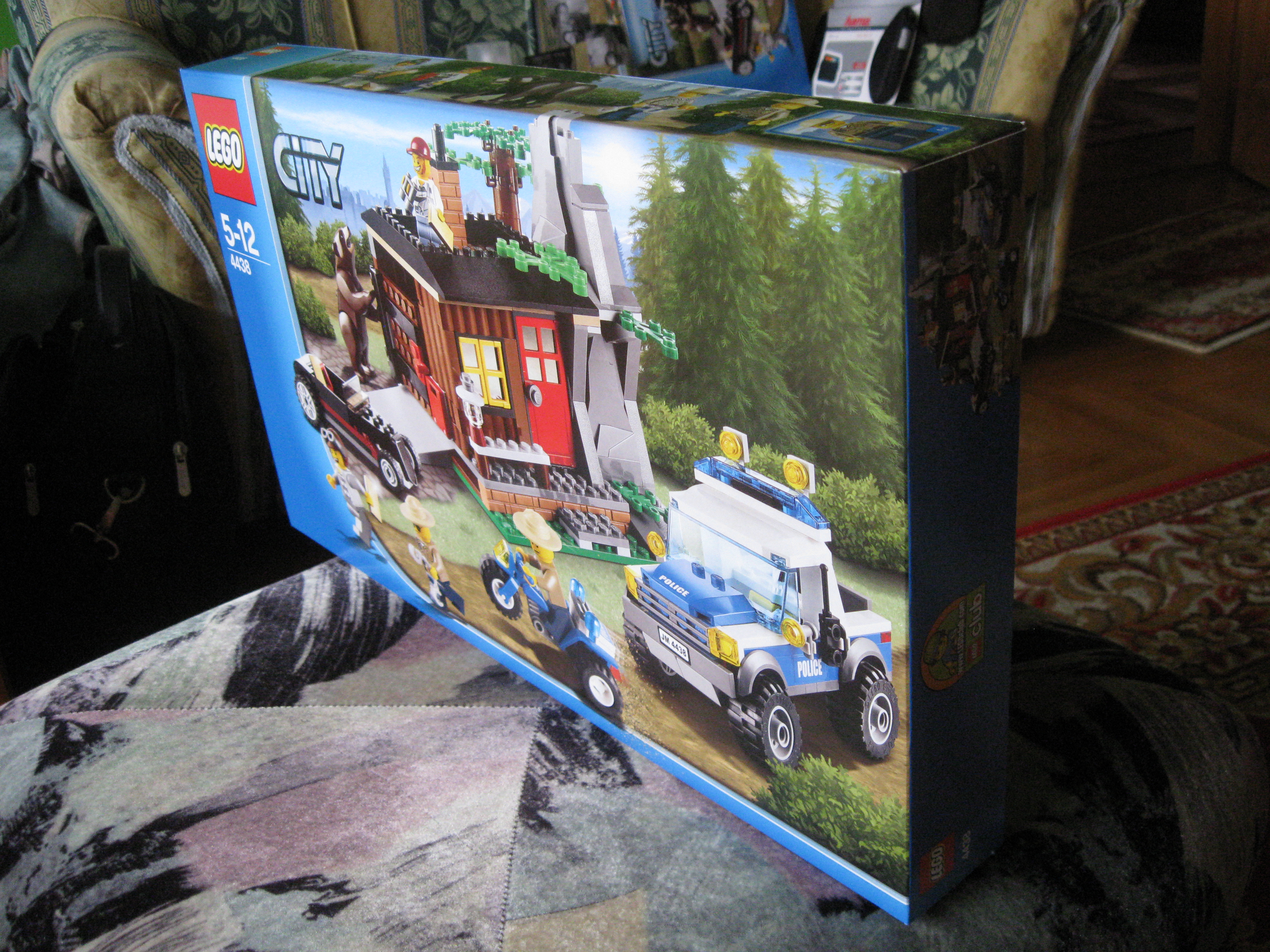 4438box2.jpg