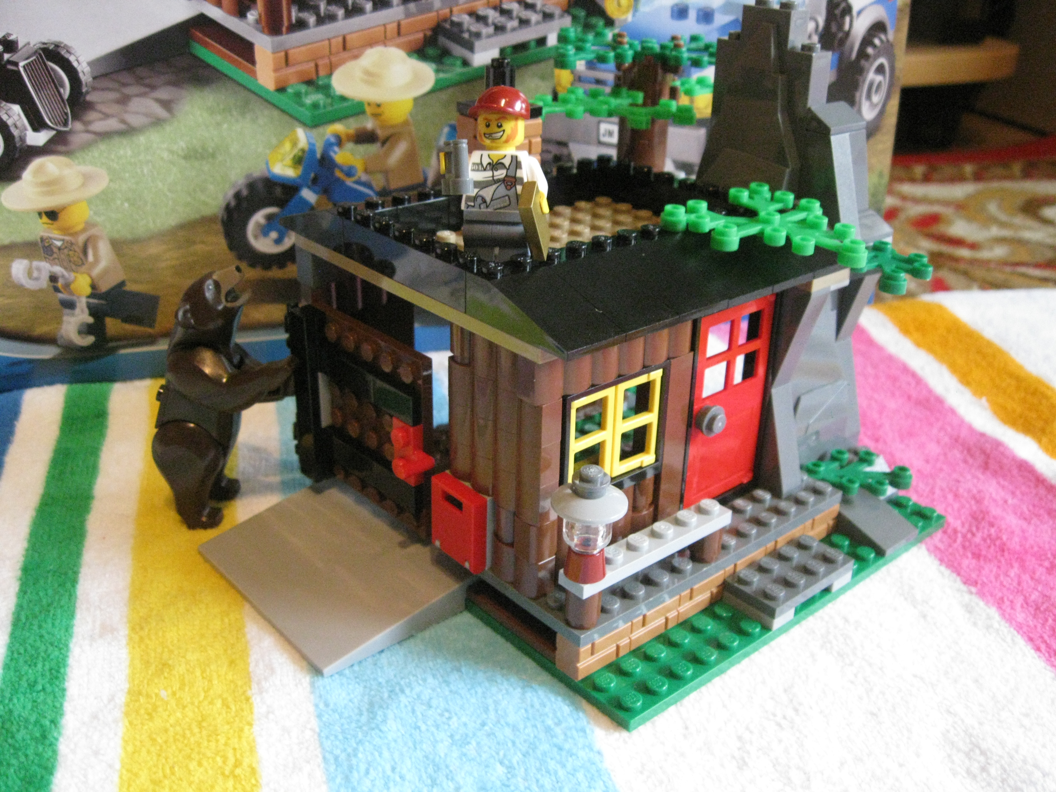 4438hideout.jpg