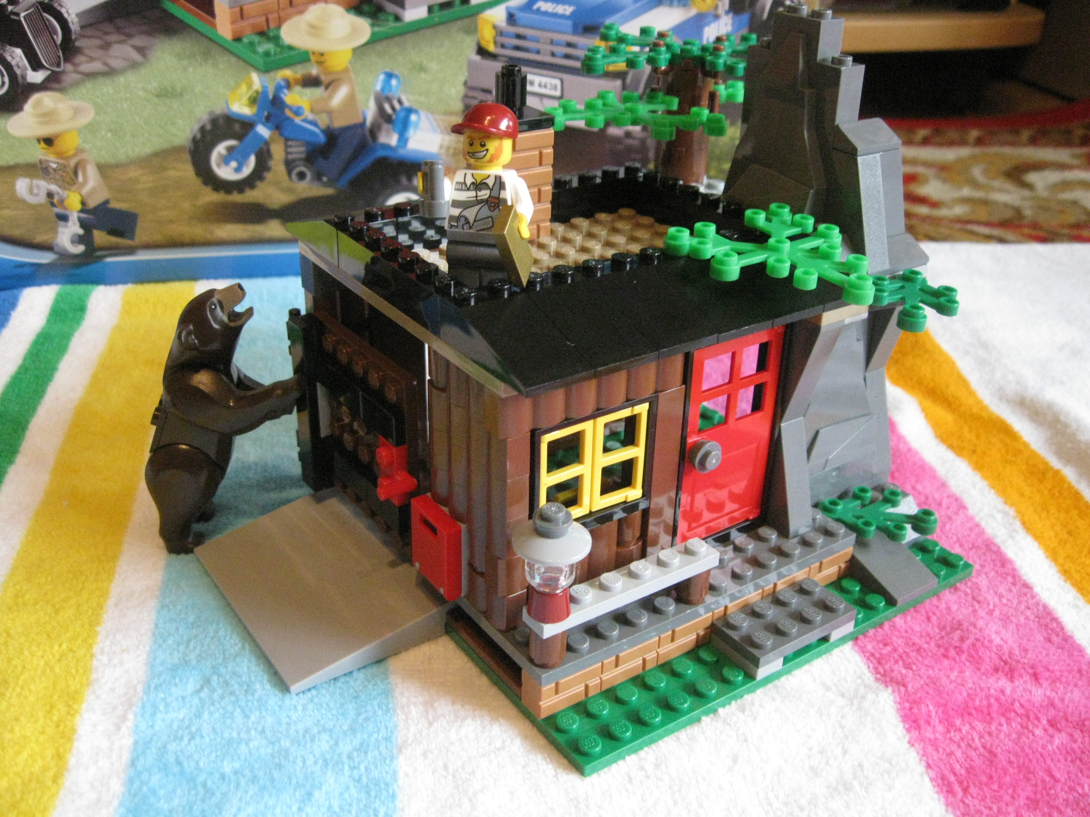 4438hideout2.jpg