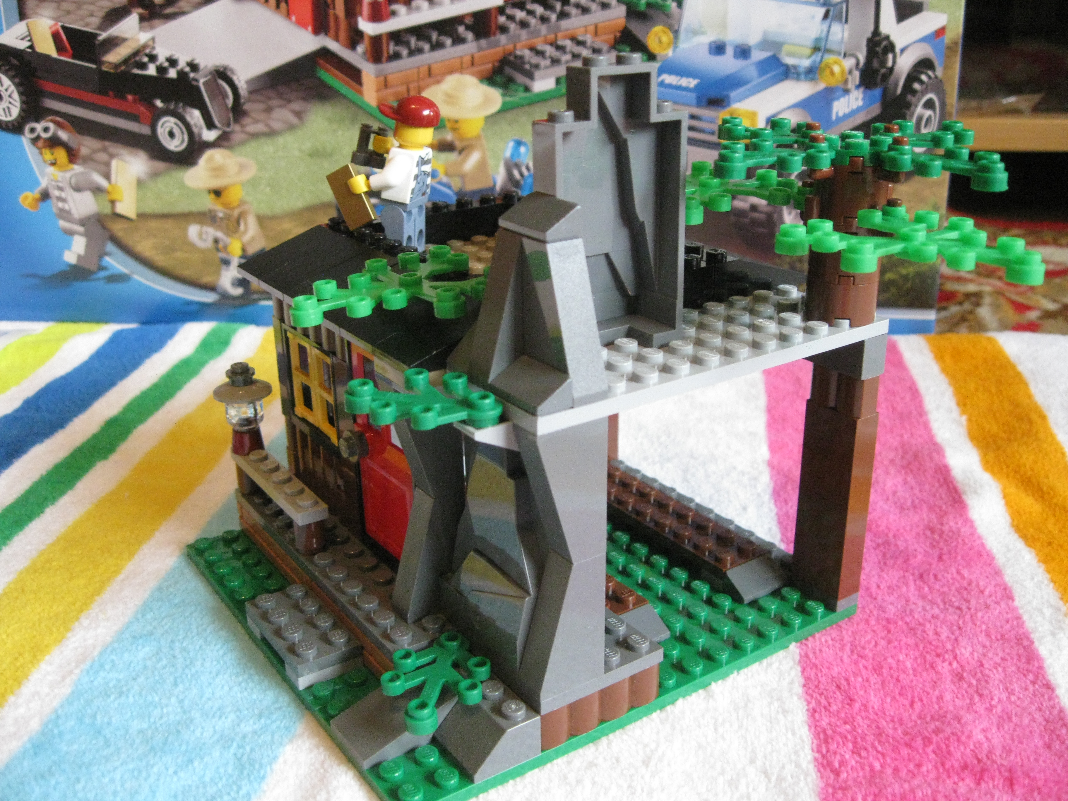 4438hideout3.jpg