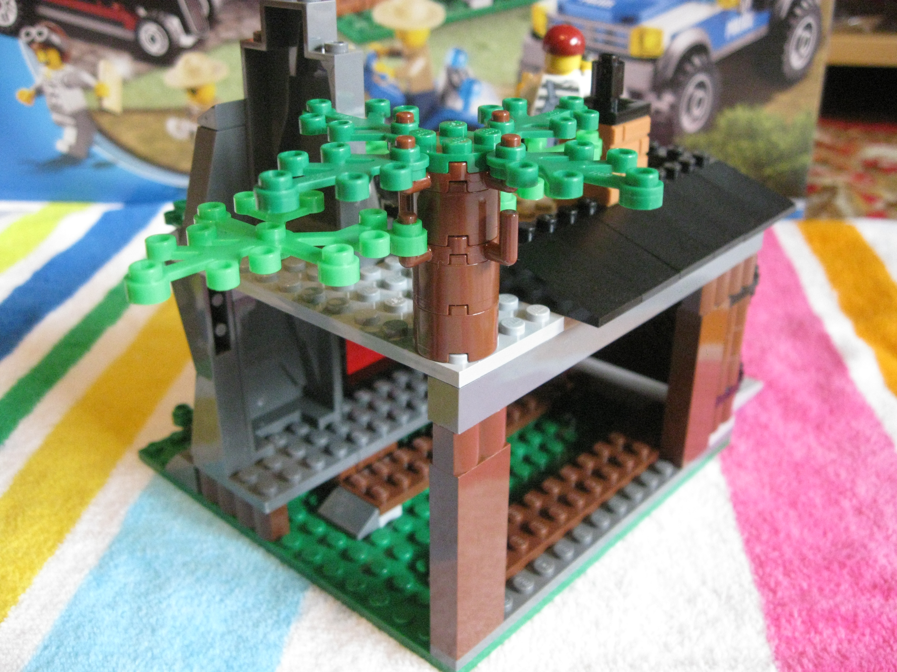 4438hideout4.jpg
