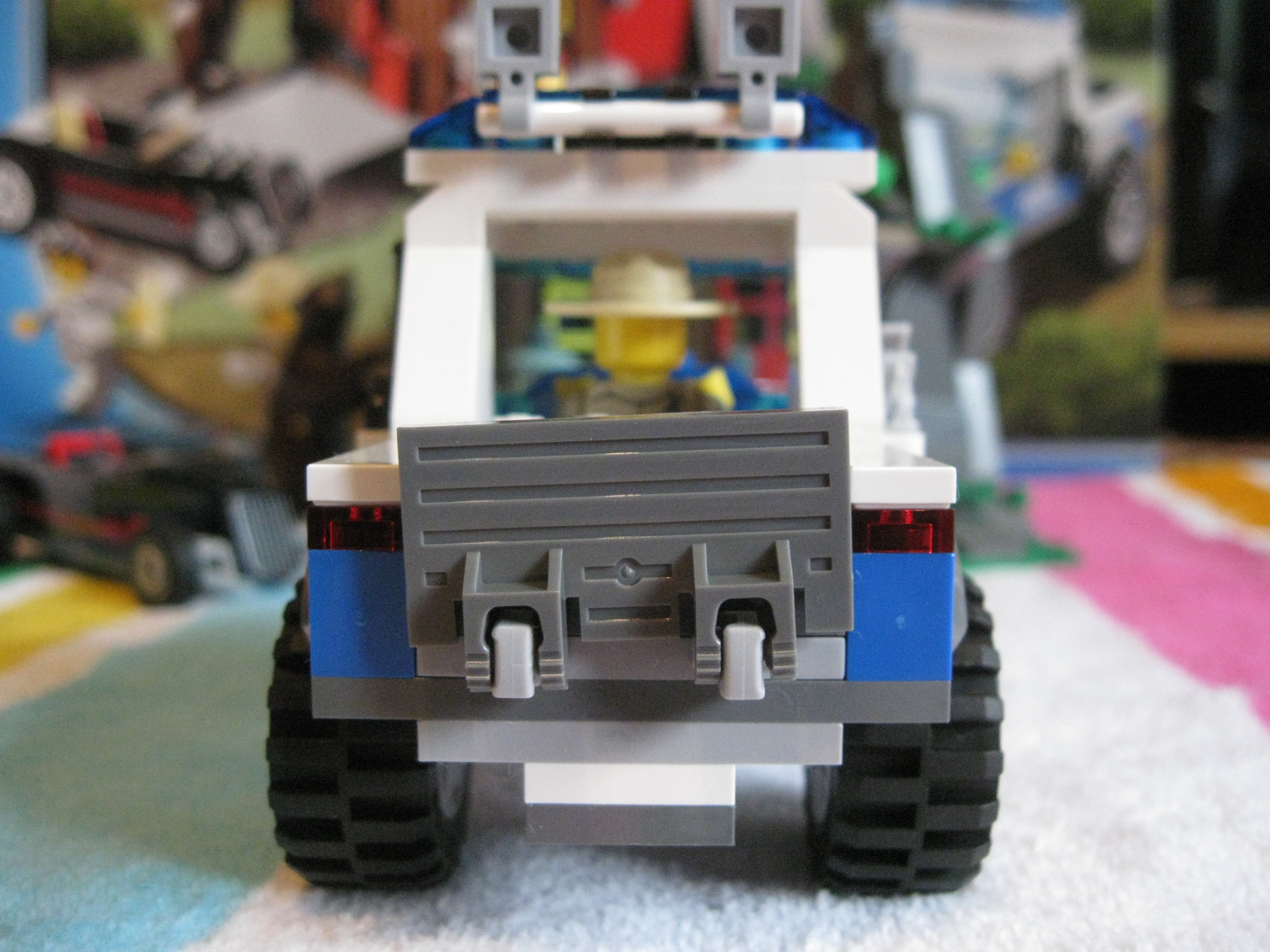 4438jeepback.jpg