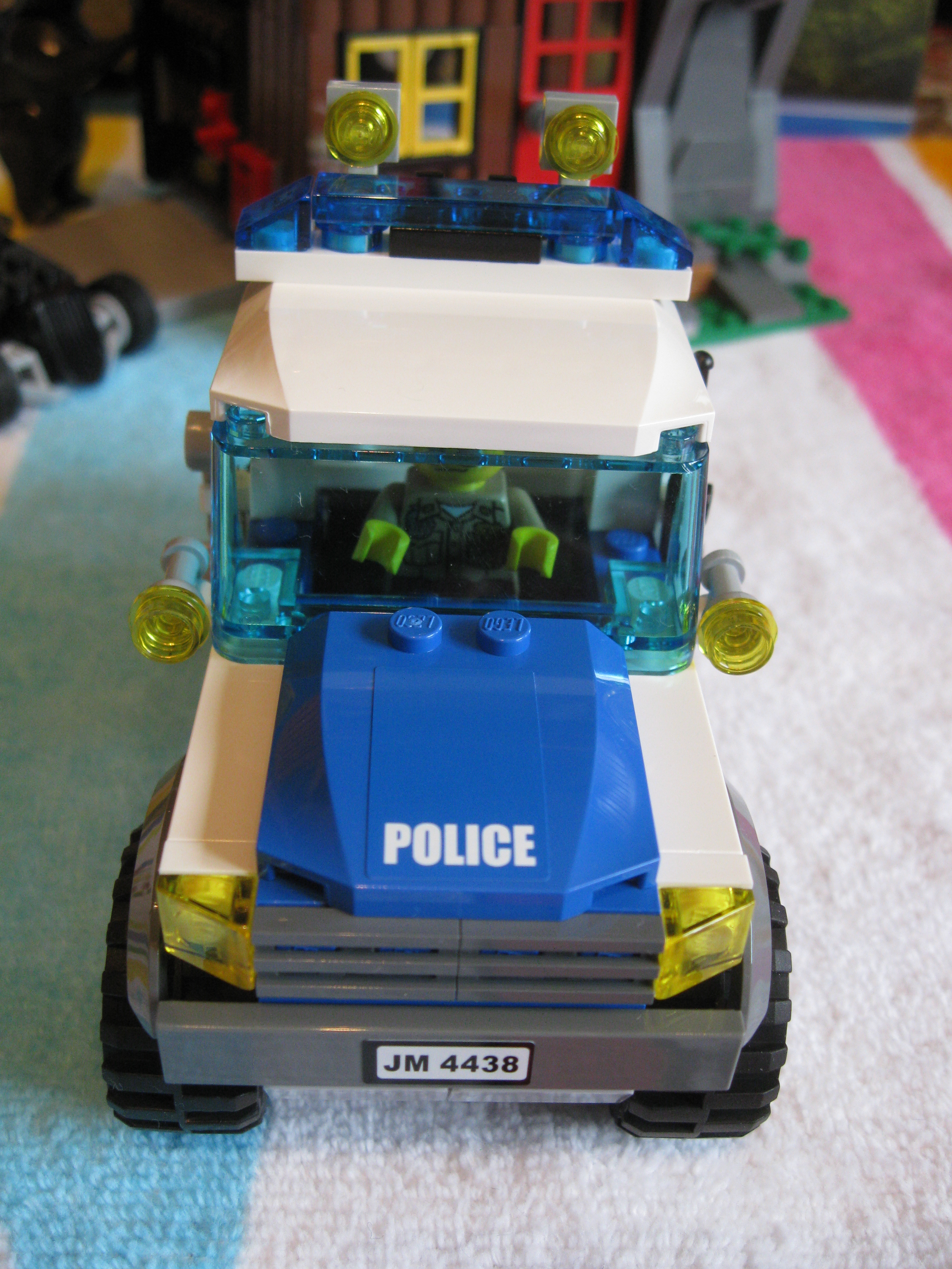 4438jeepfront2.jpg
