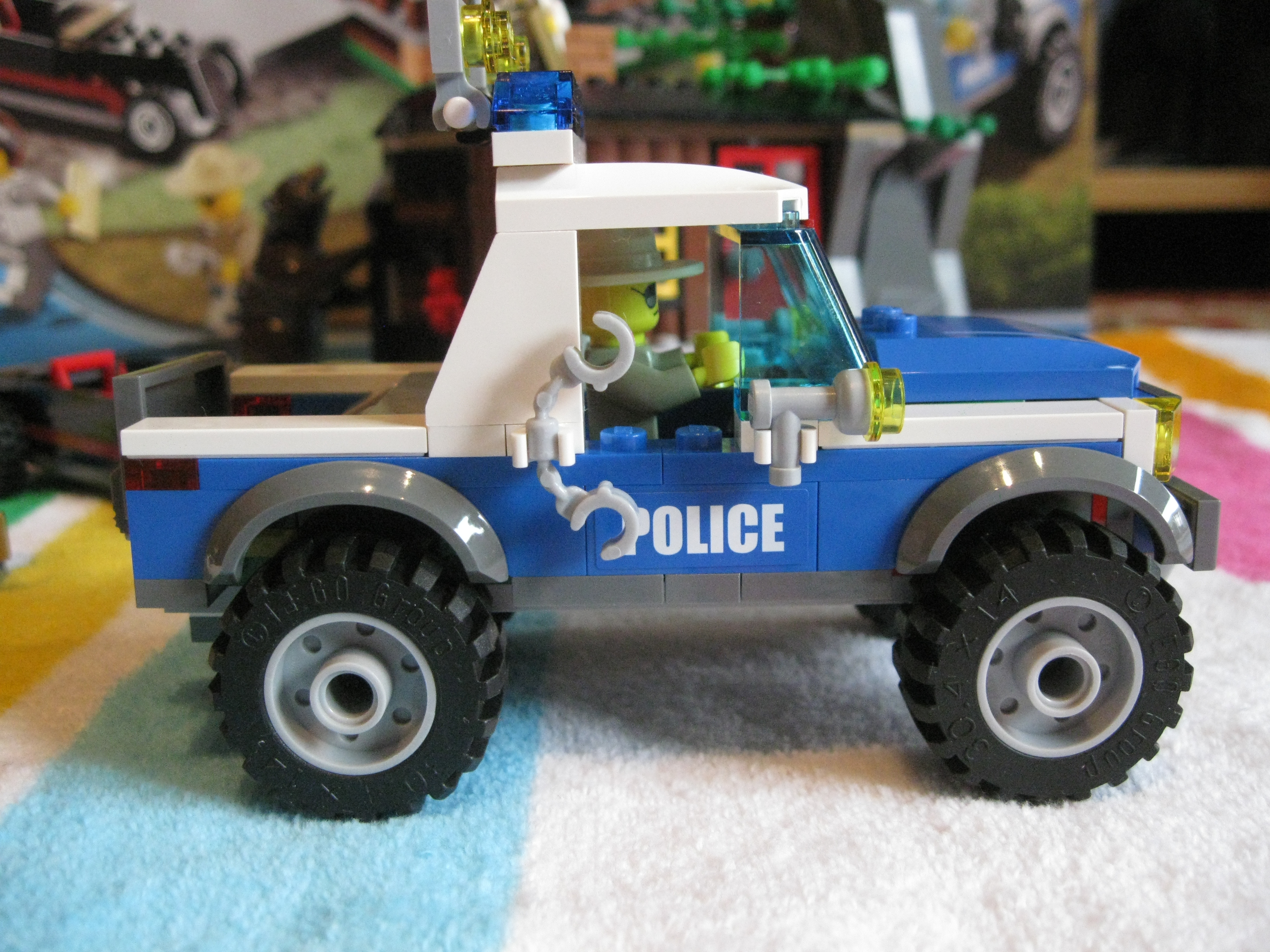 4438jeepright.jpg