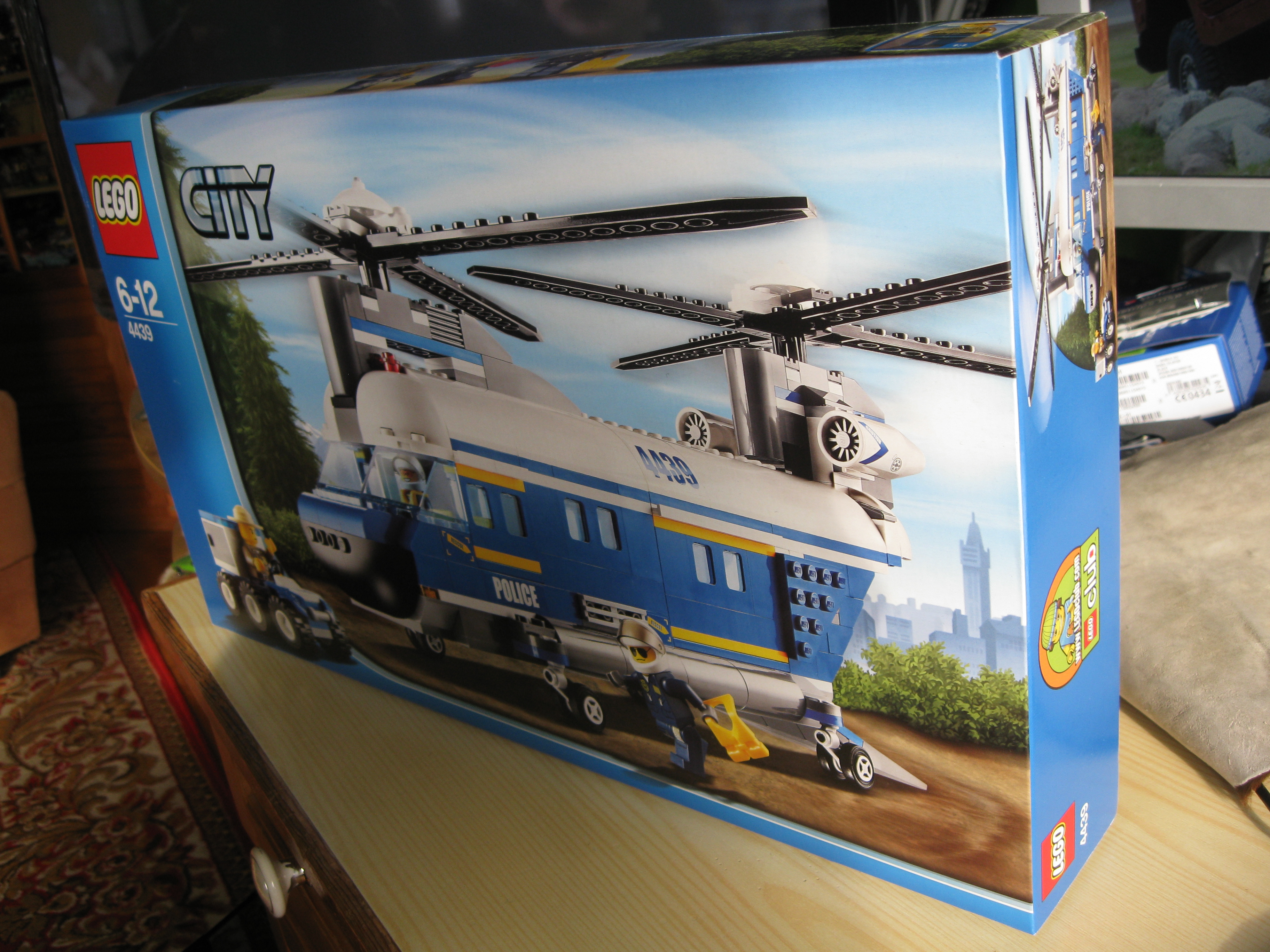 4439box2.jpg