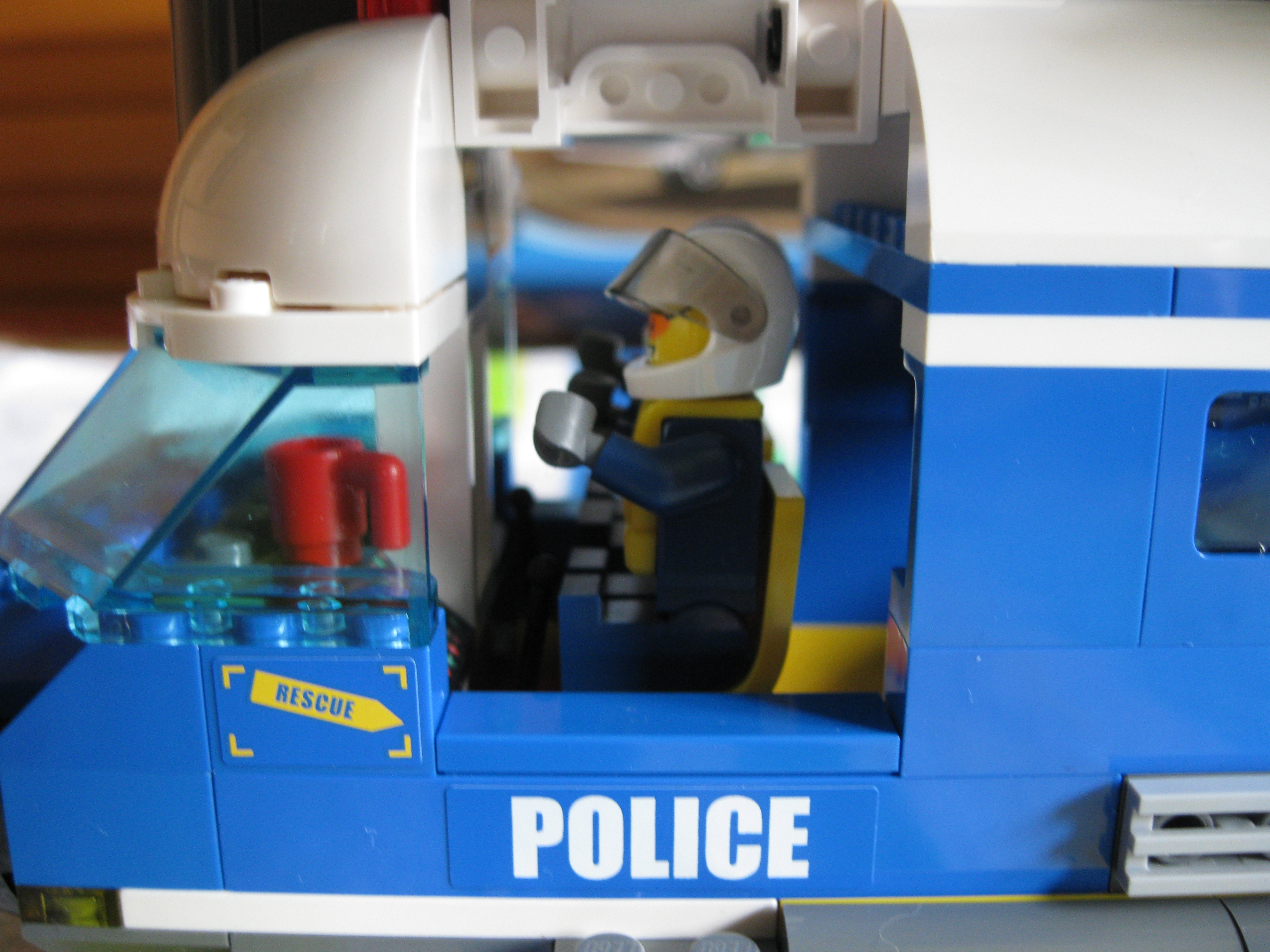 4439helicopterinside4.jpg