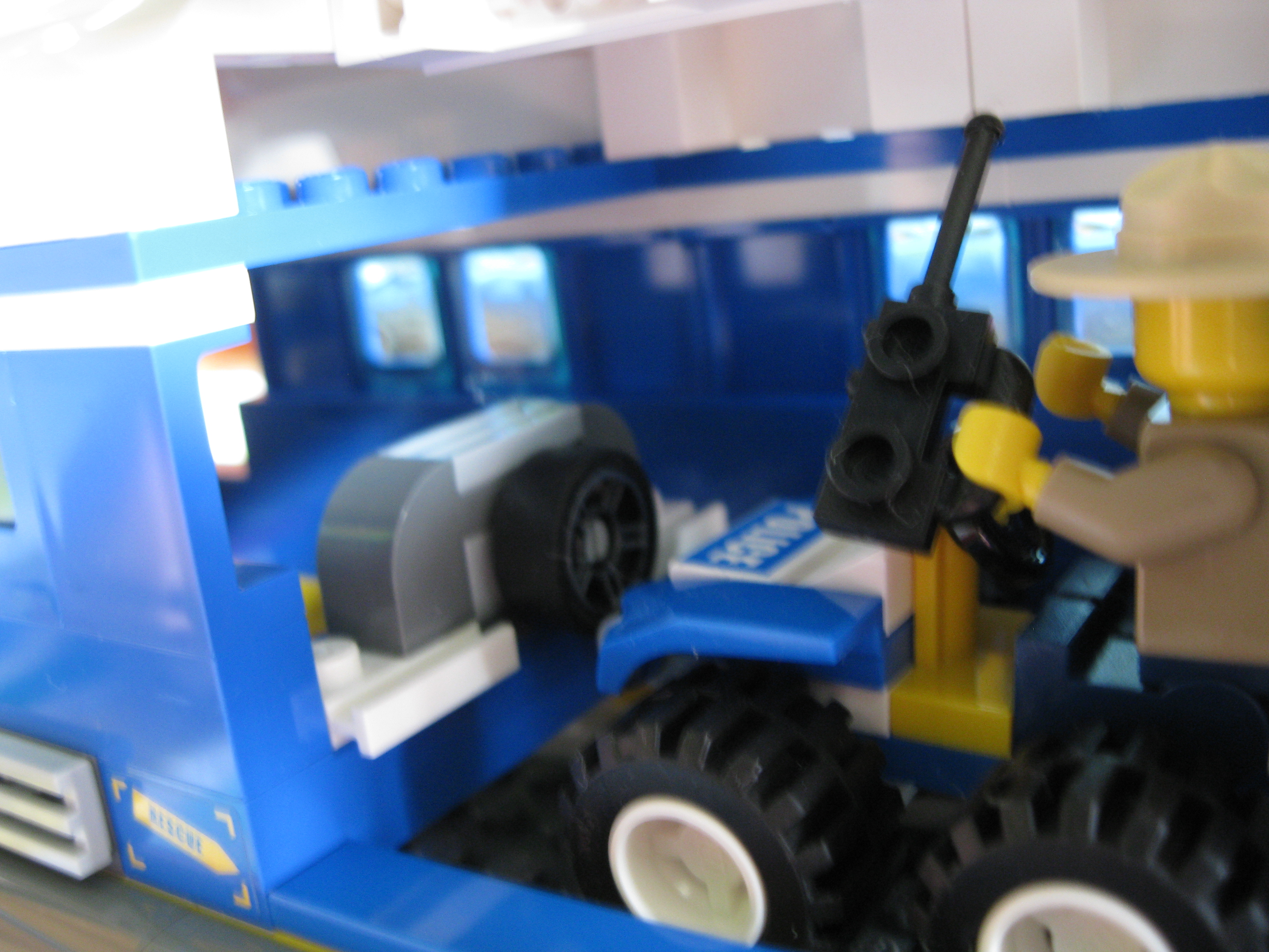 4439helicopterinside8.jpg