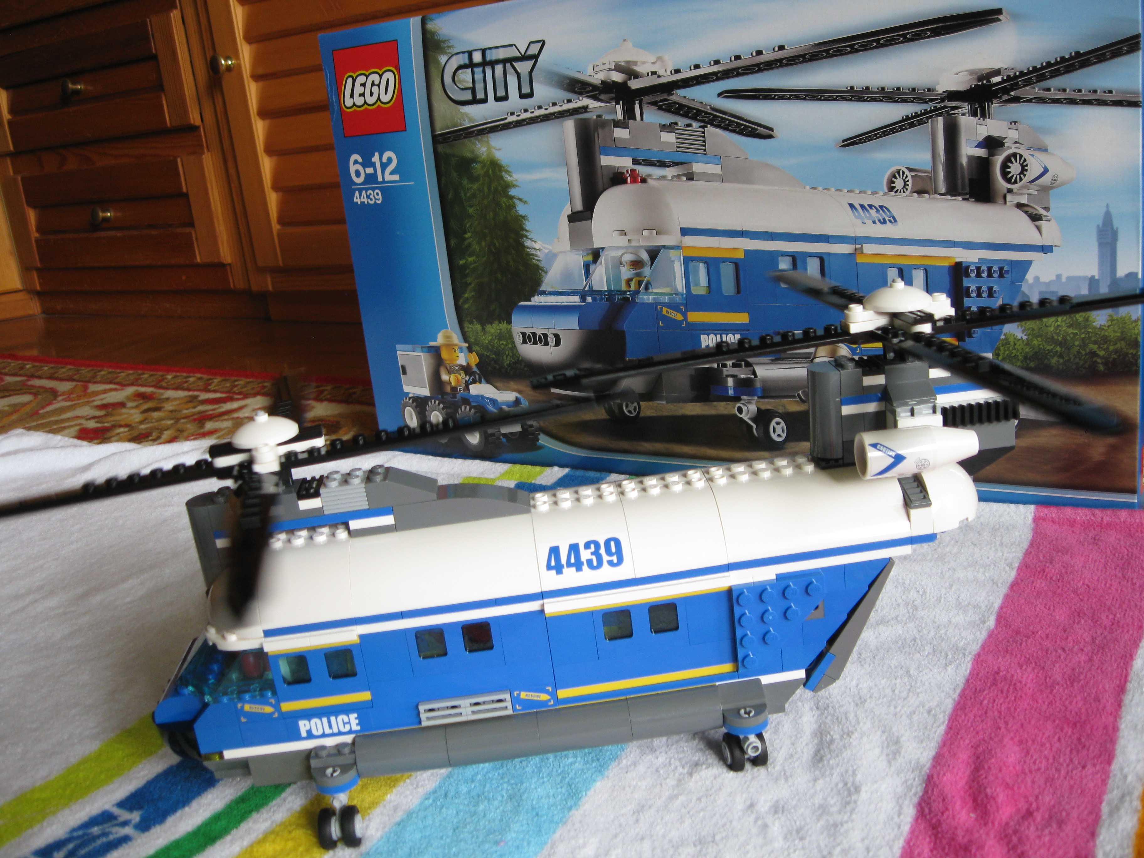 4439helicopterleft.jpg