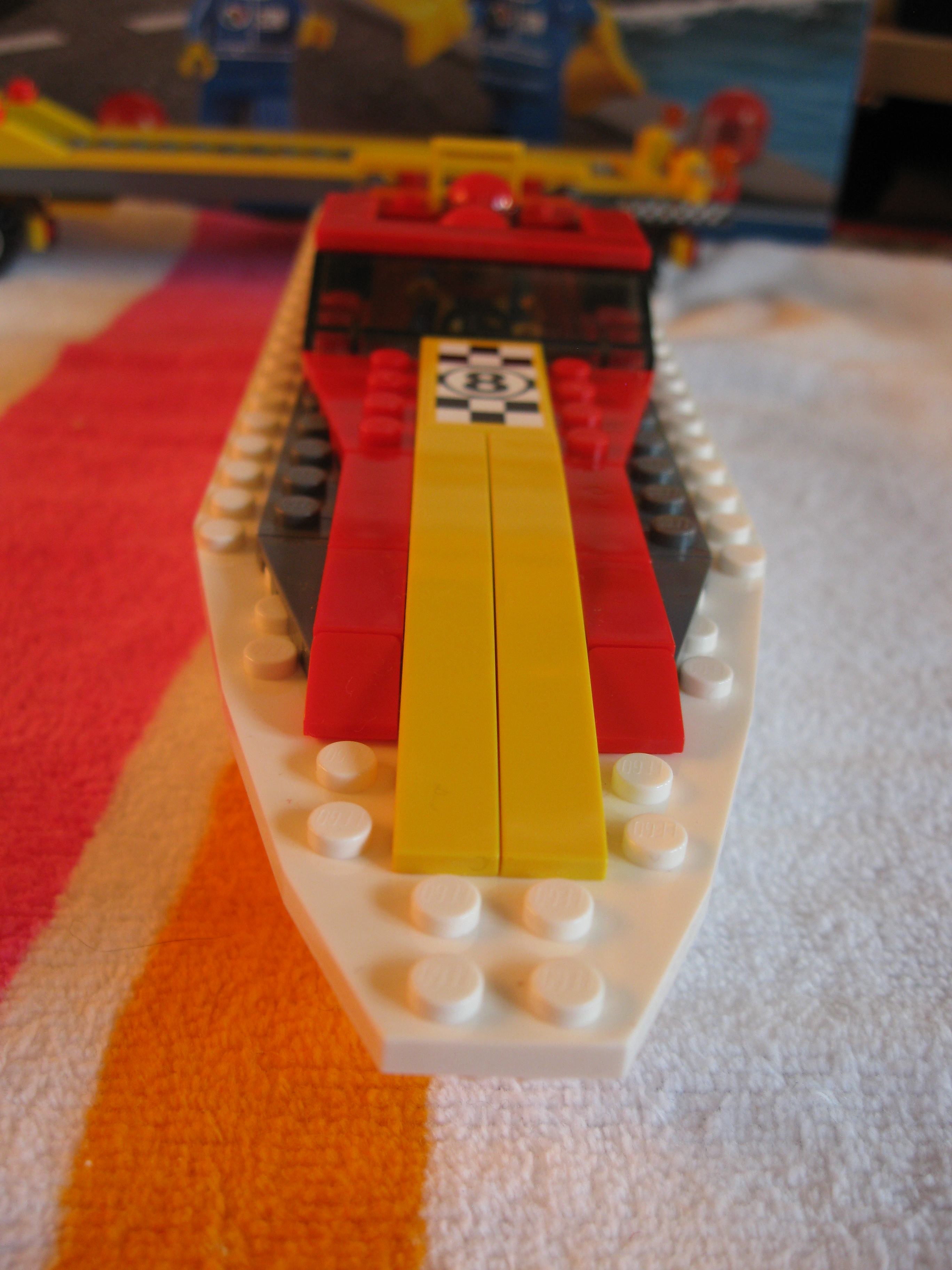 4643boatfront2.jpg