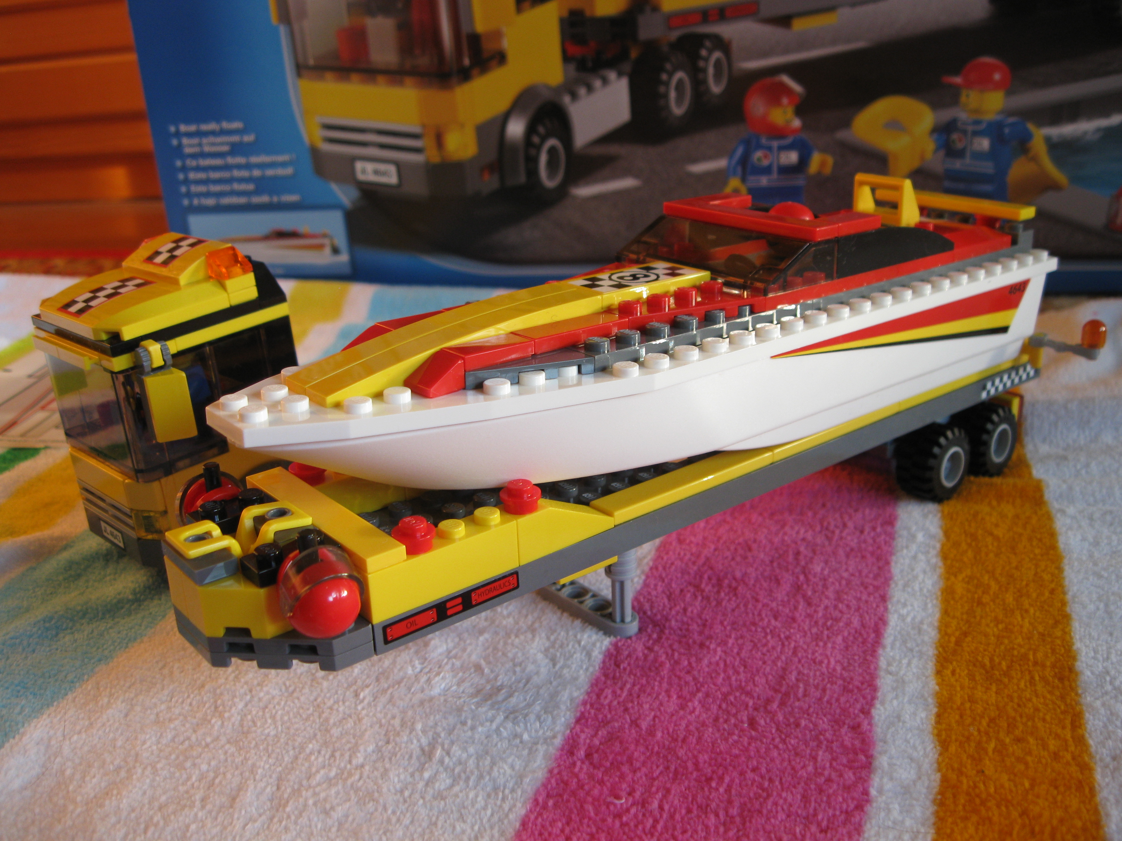4643boatontrailerside4.jpg