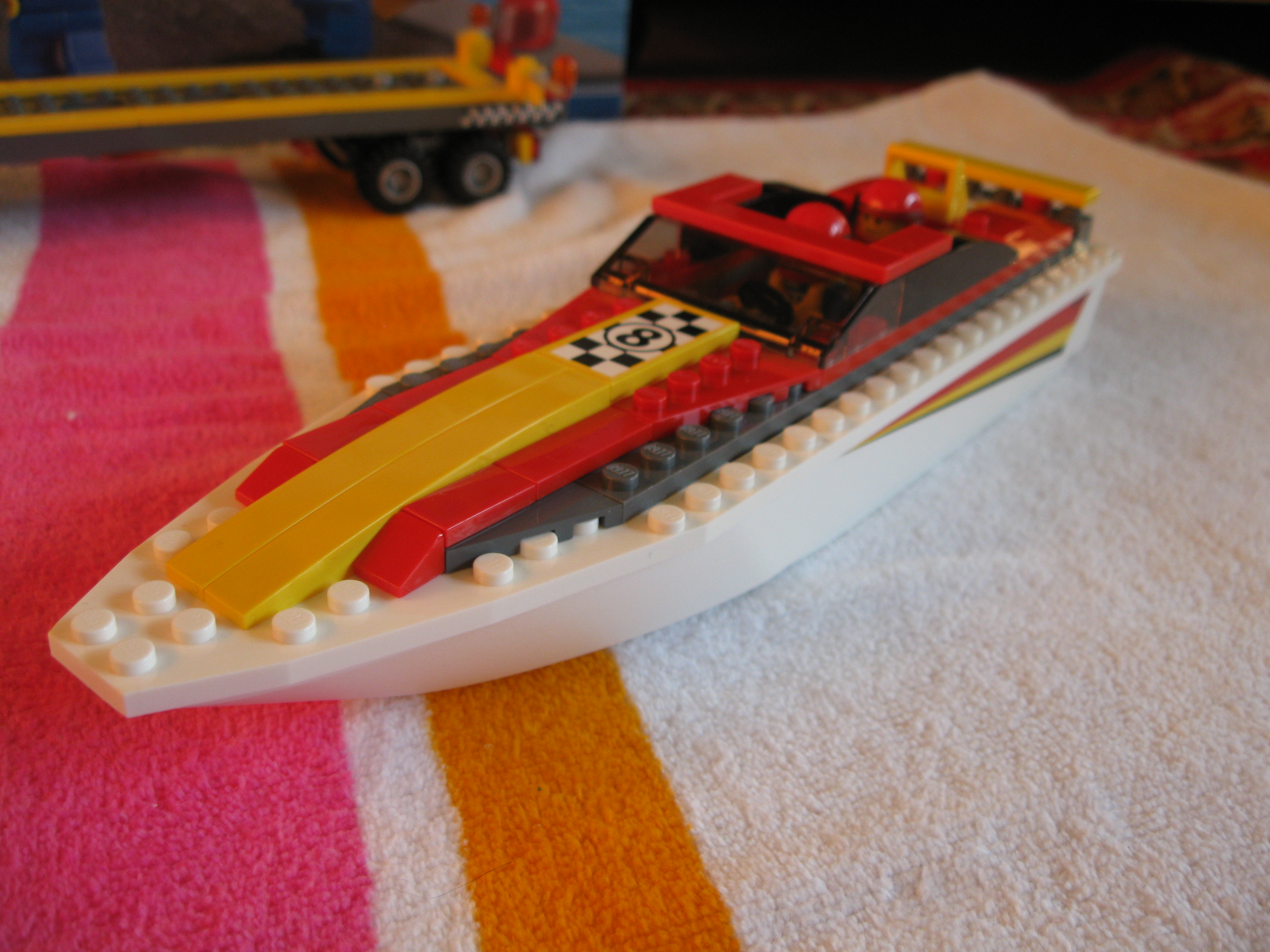 4643boatside.jpg