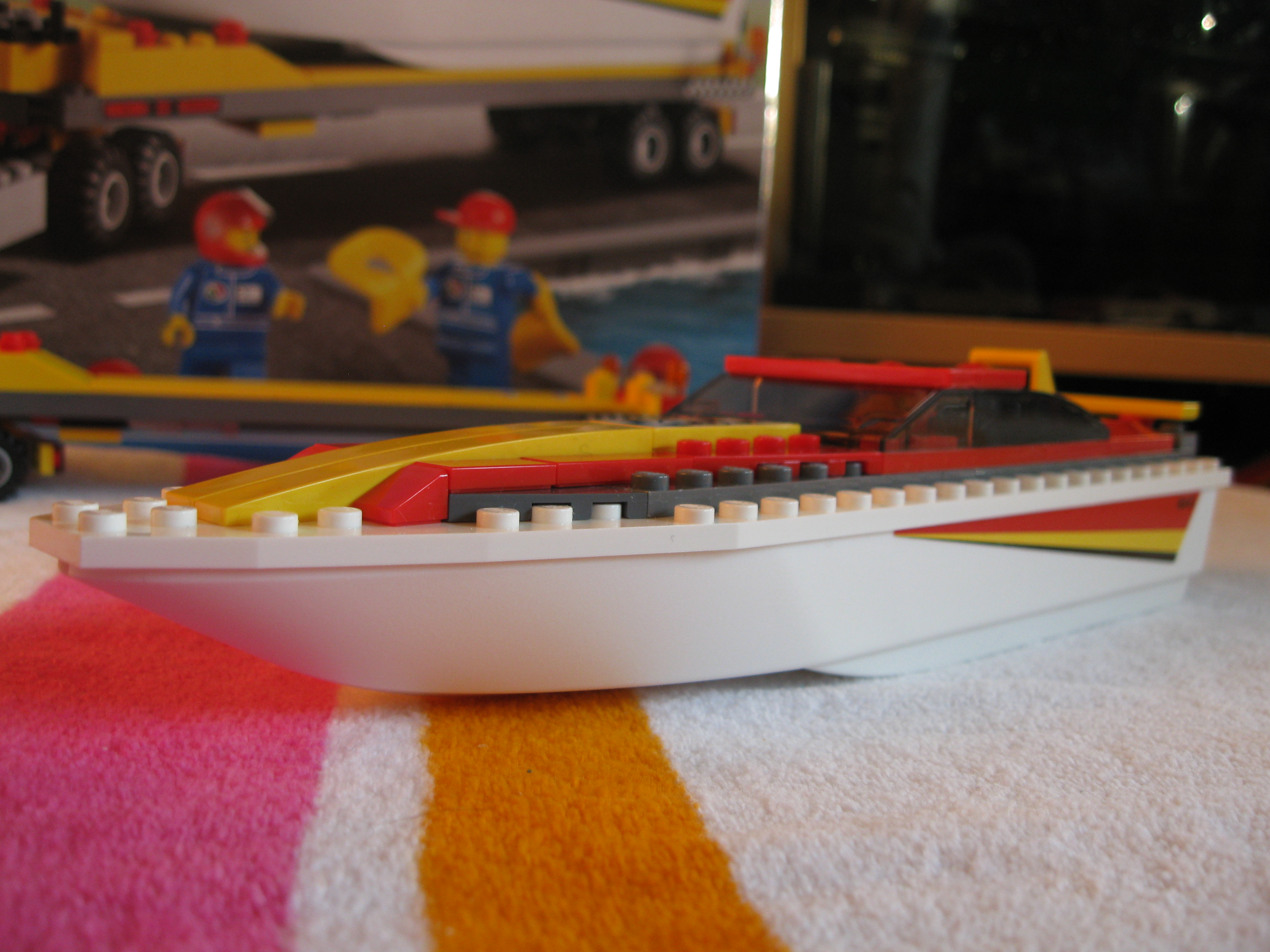 4643boatside2.jpg