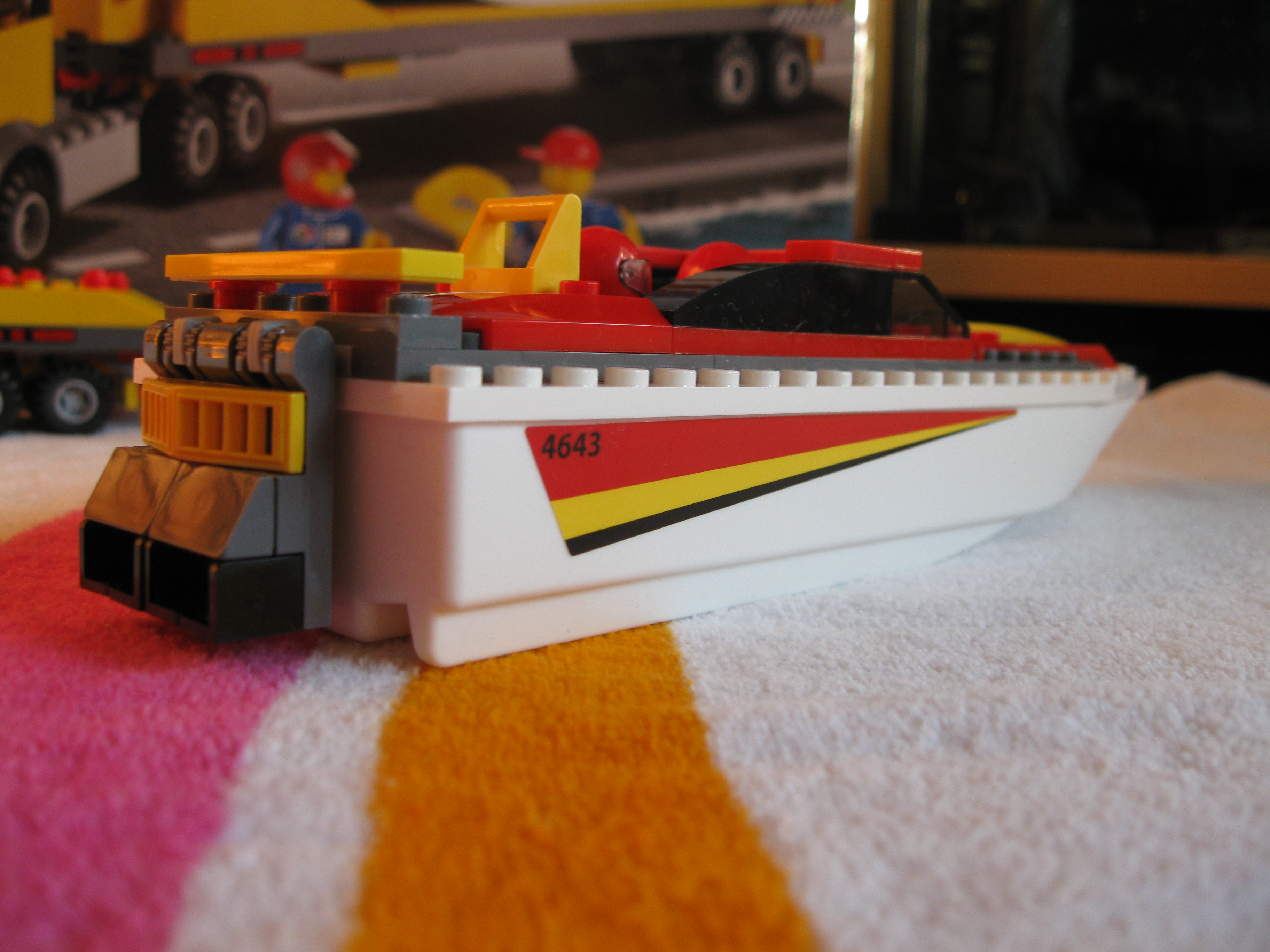4643boatside6.jpg