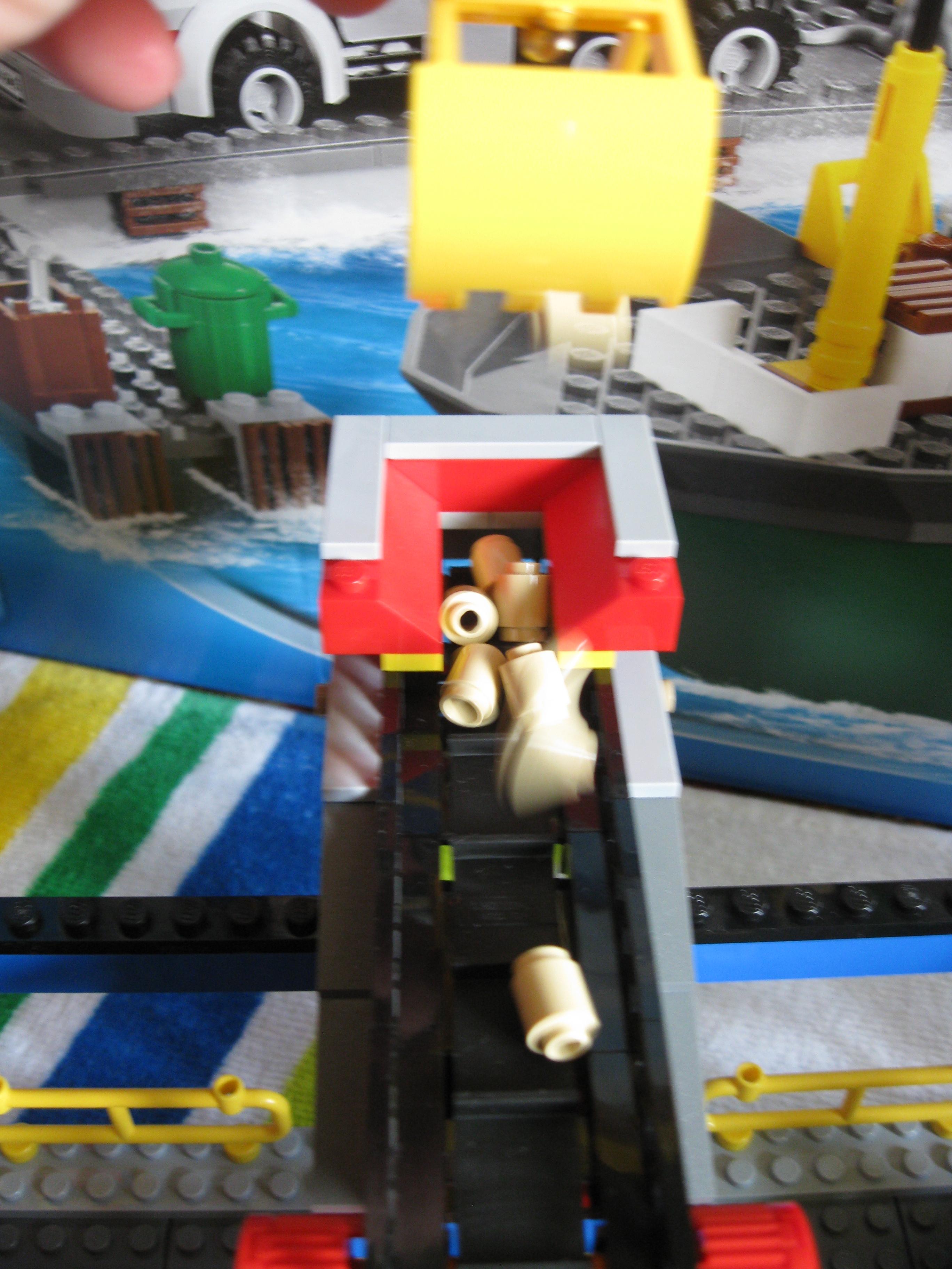 4645harbourloading2.jpg