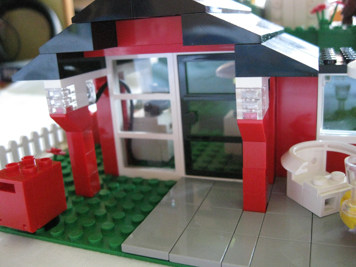 4999houselightson.jpg