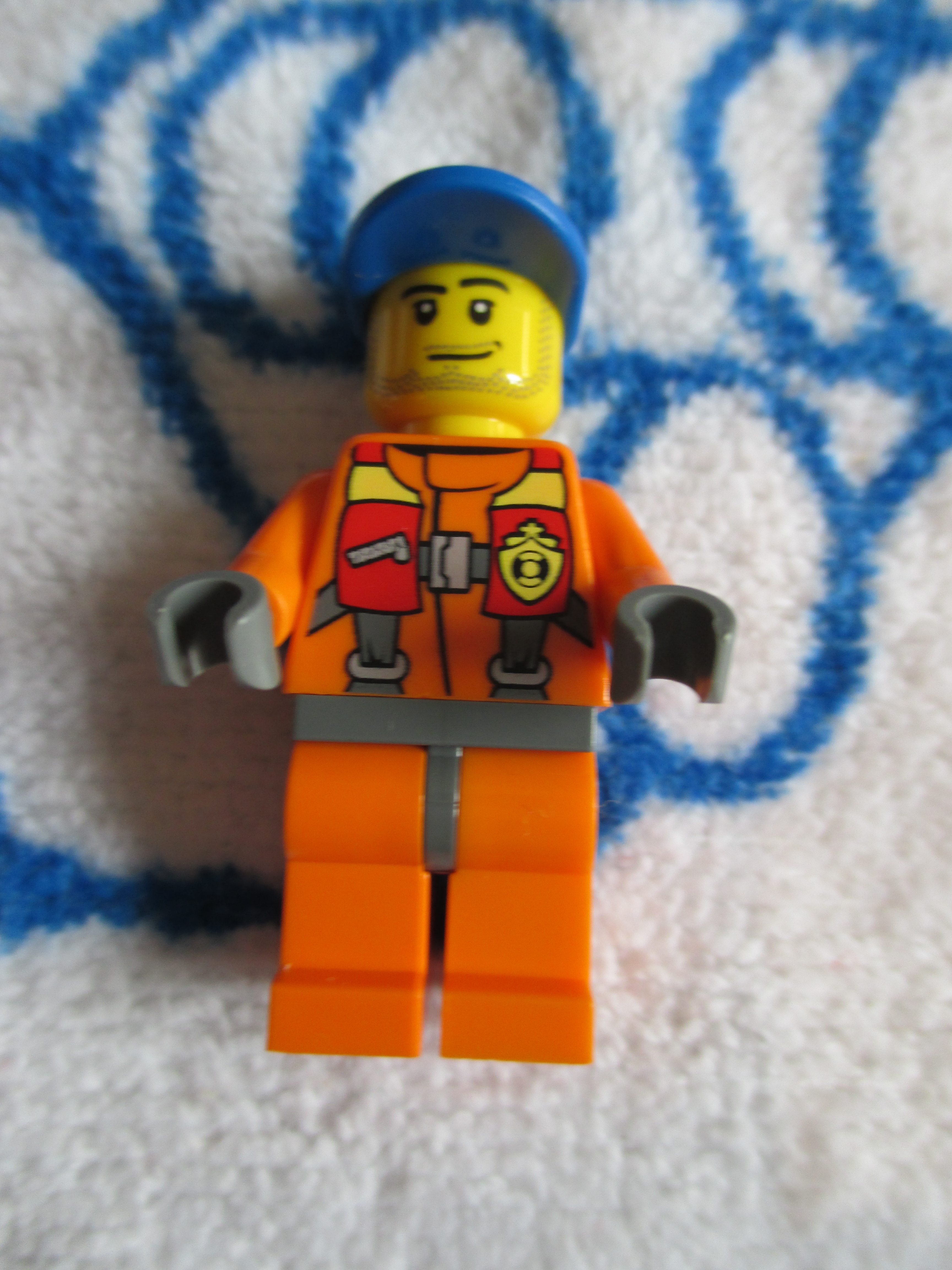 60012minifigure.jpg