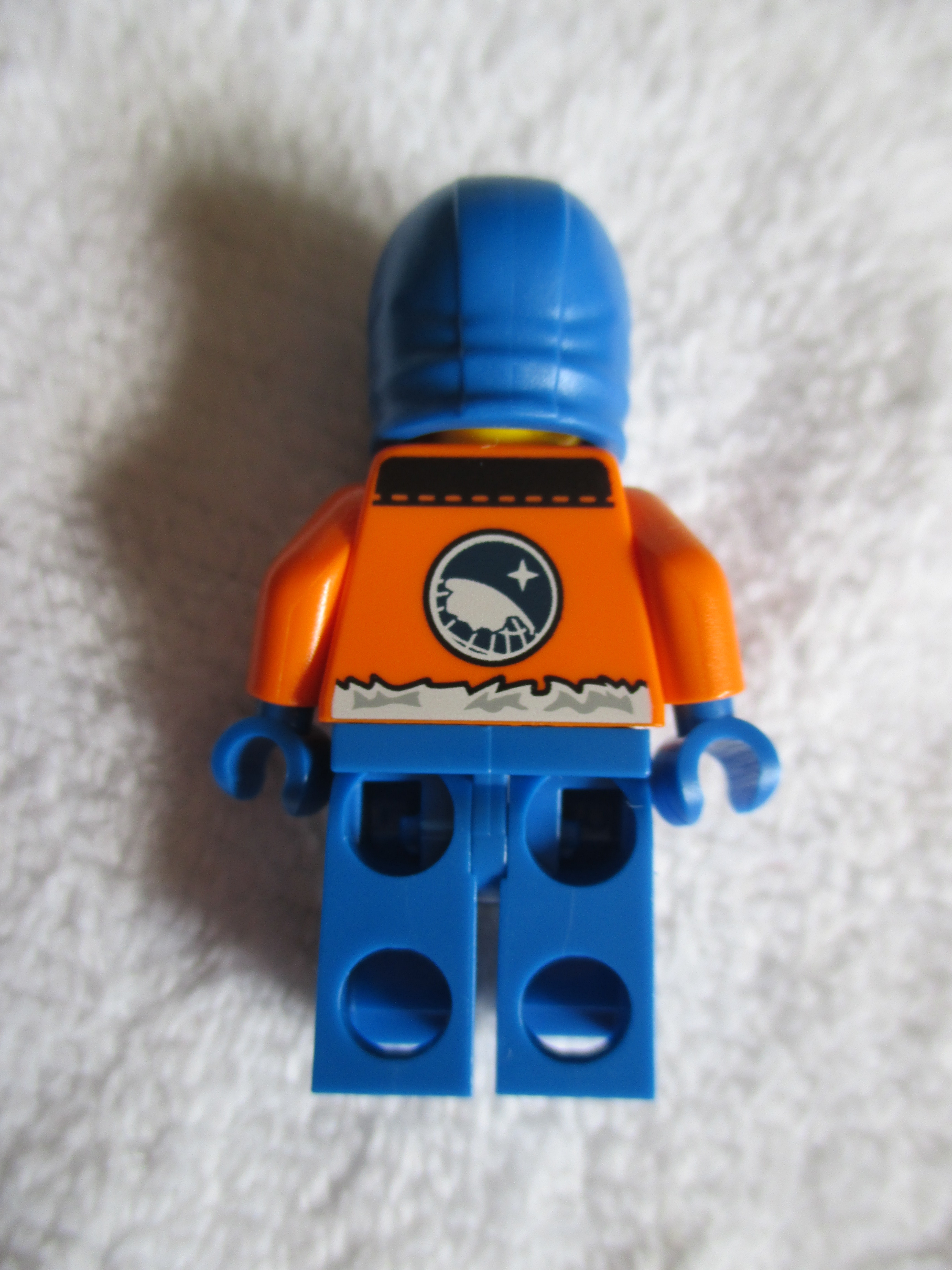 60032minifigure2.jpg