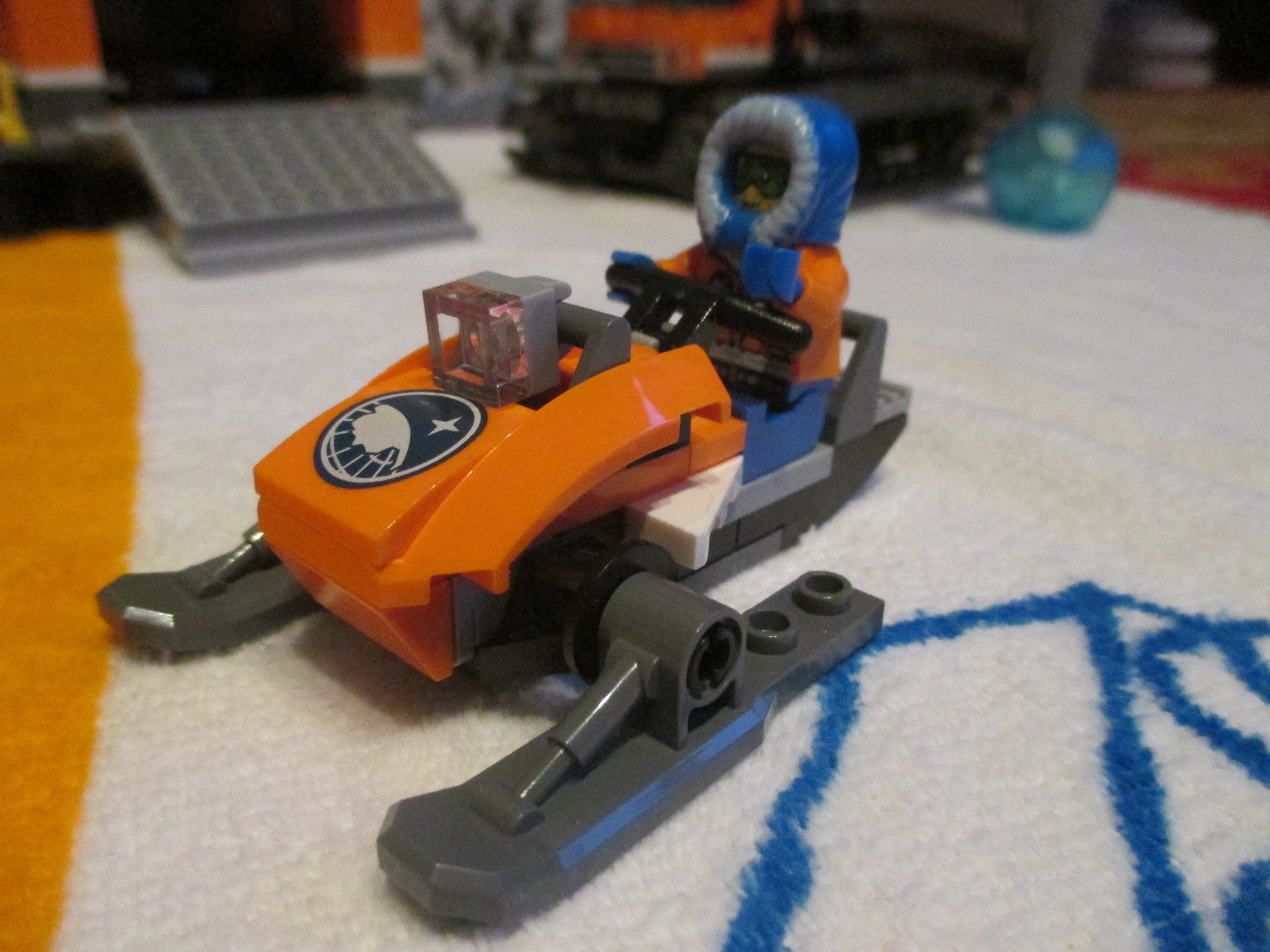 60036snowmobile.jpg