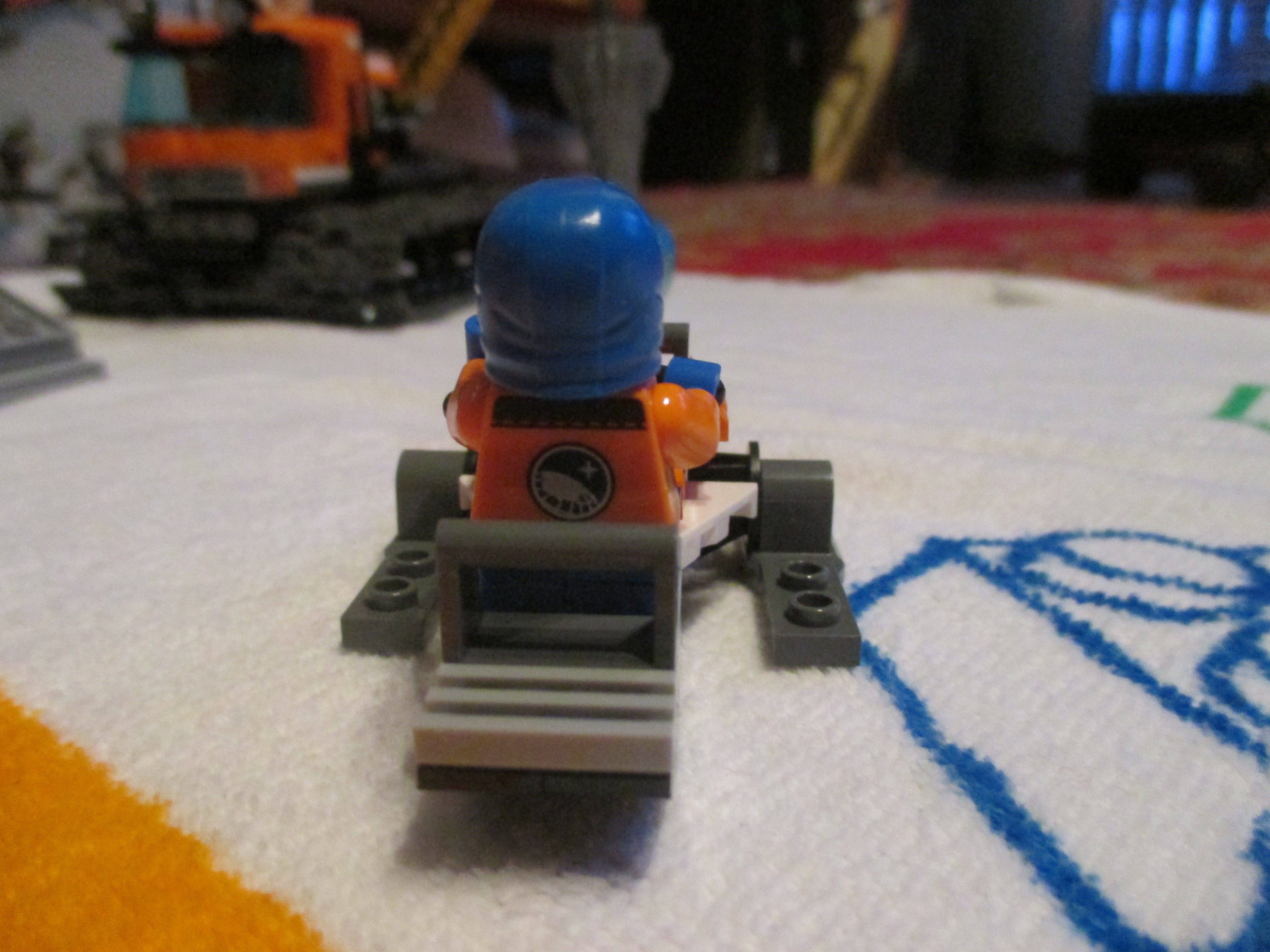 60036snowmobile4.jpg