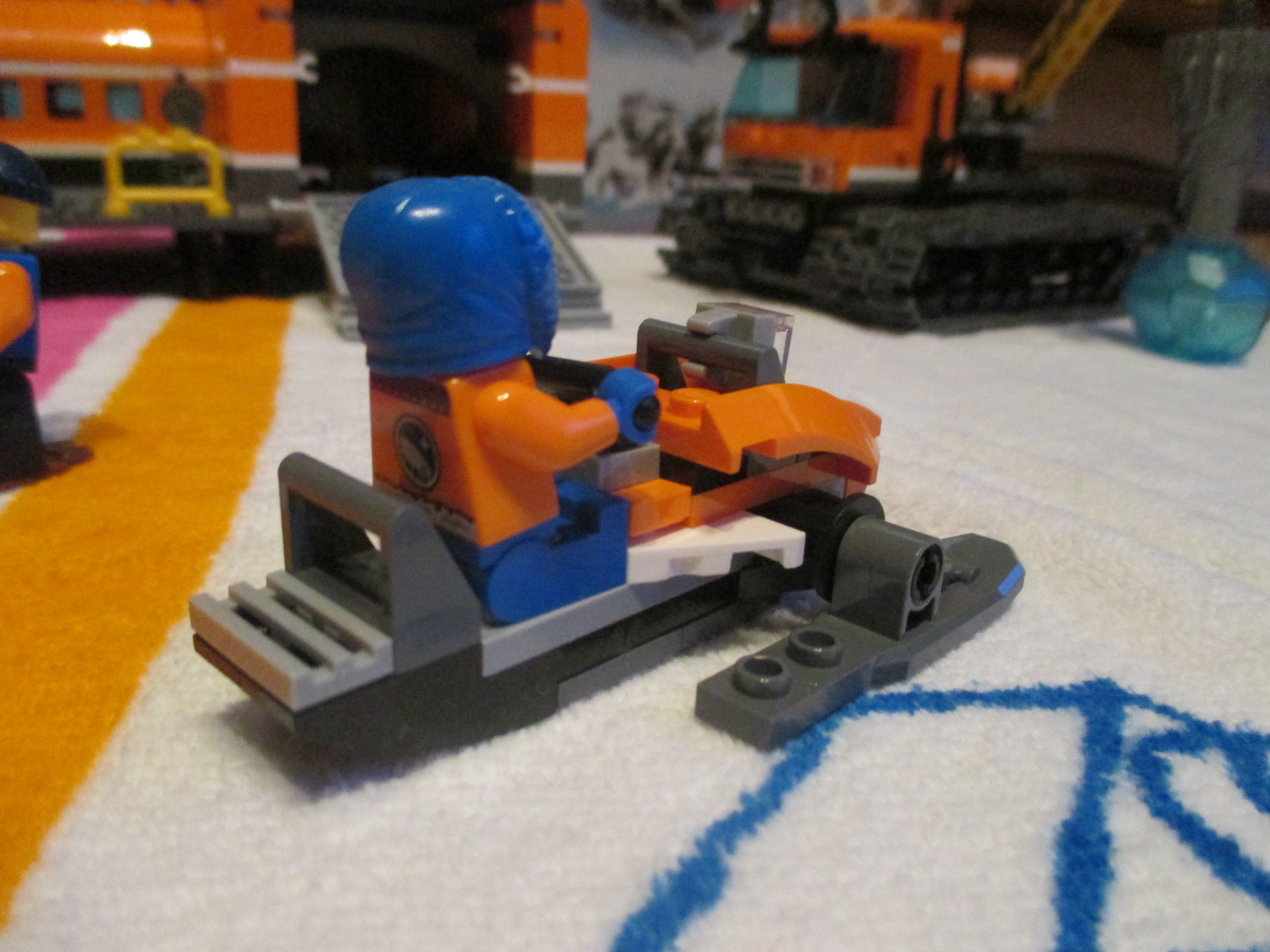 60036snowmobile5.jpg