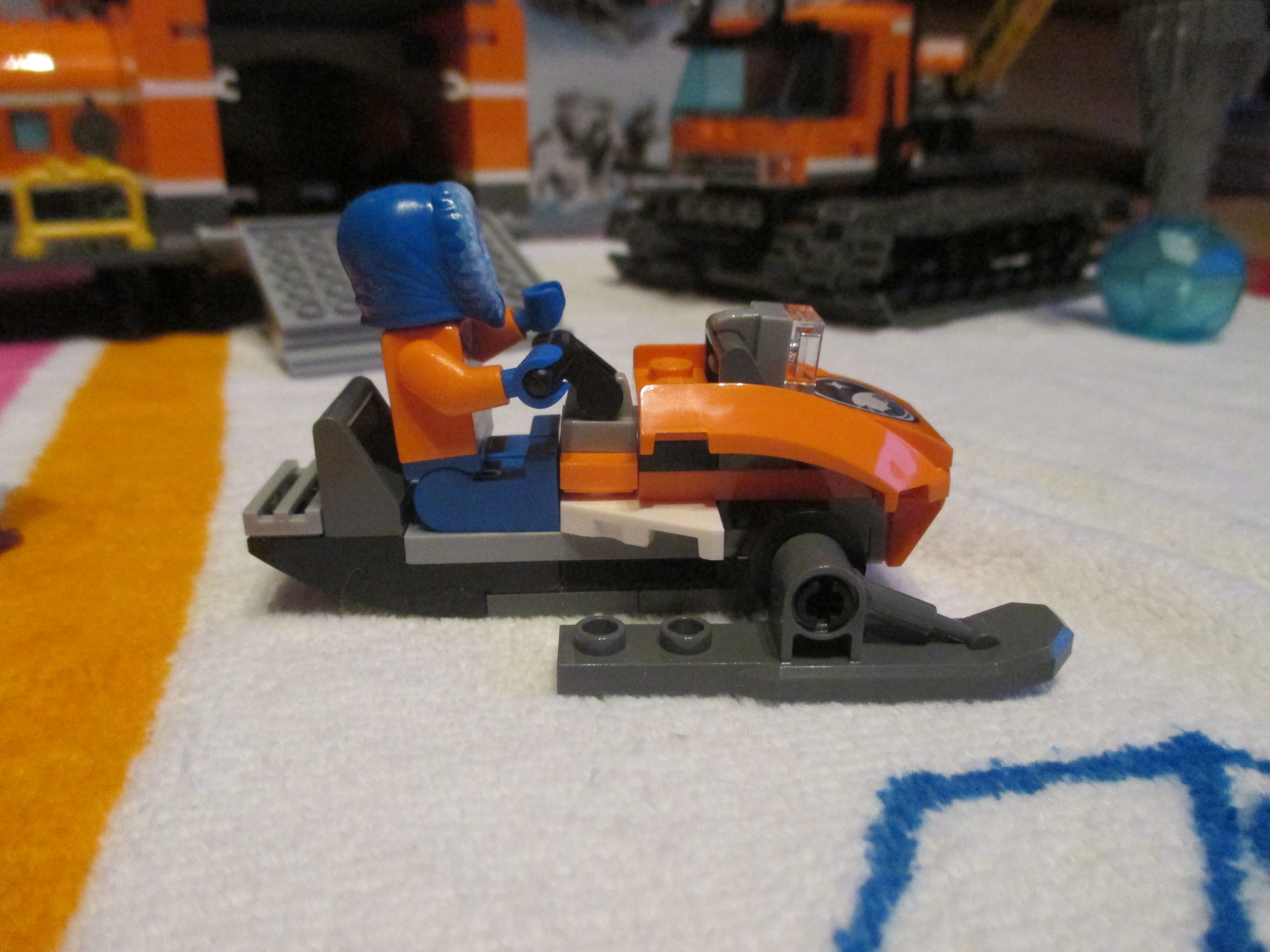 60036snowmobile6.jpg