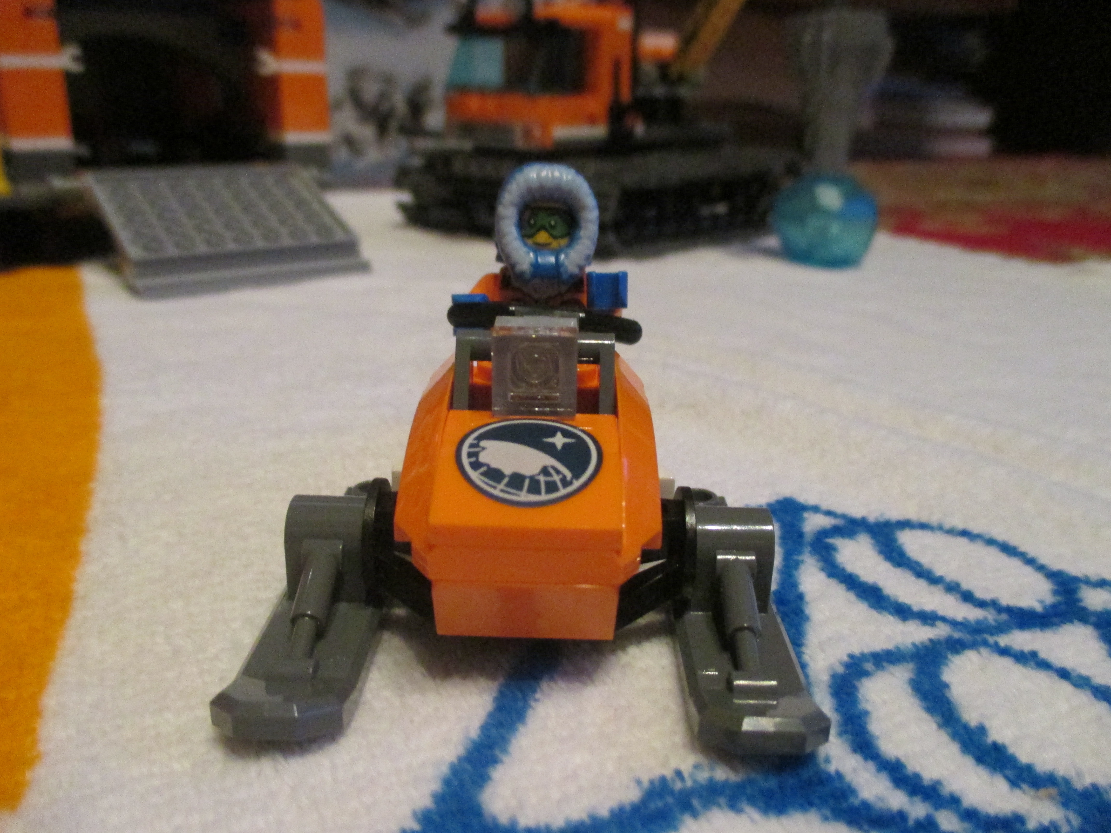 60036snowmobile8.jpg