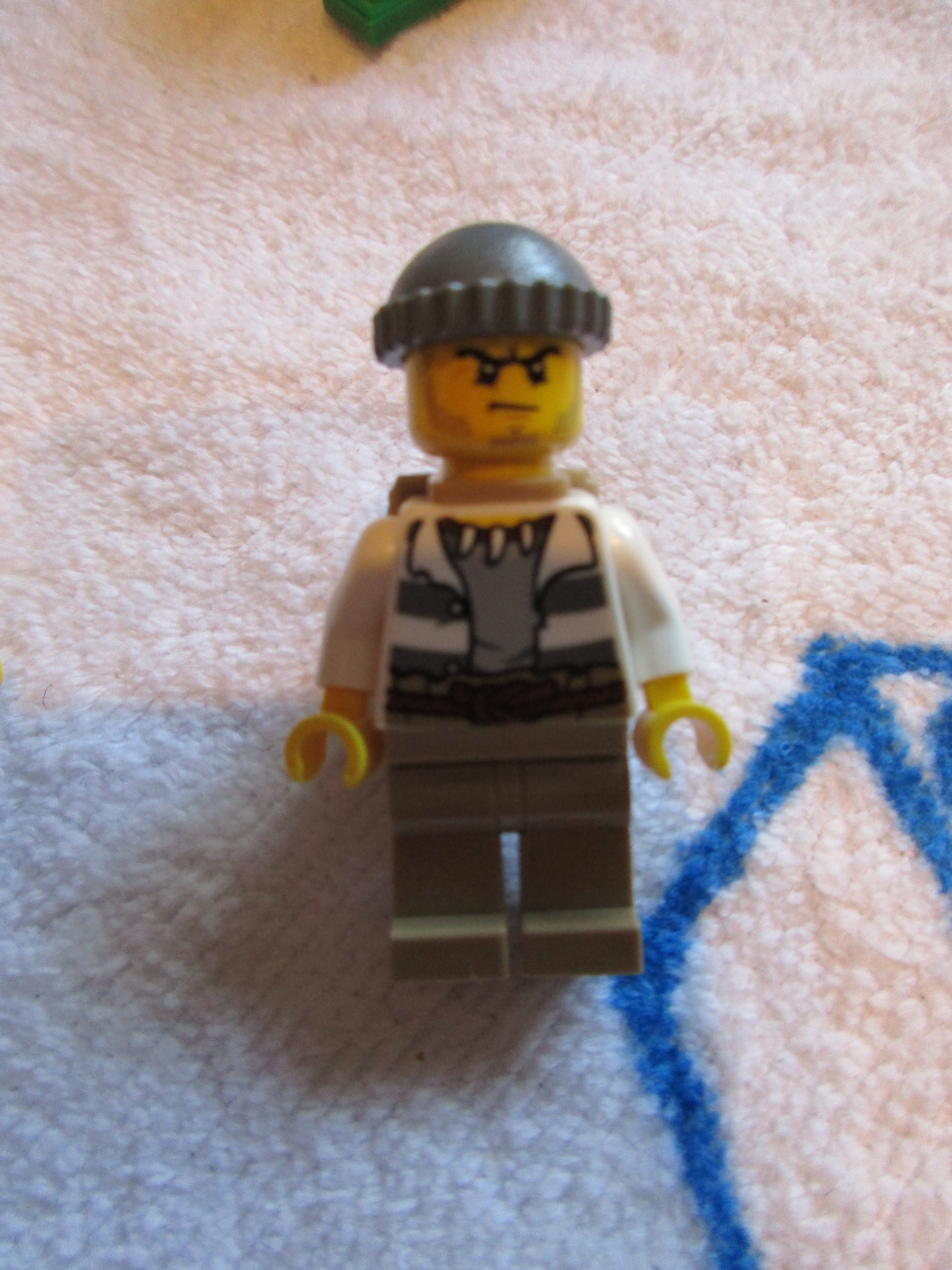 60065minifigure3.jpg