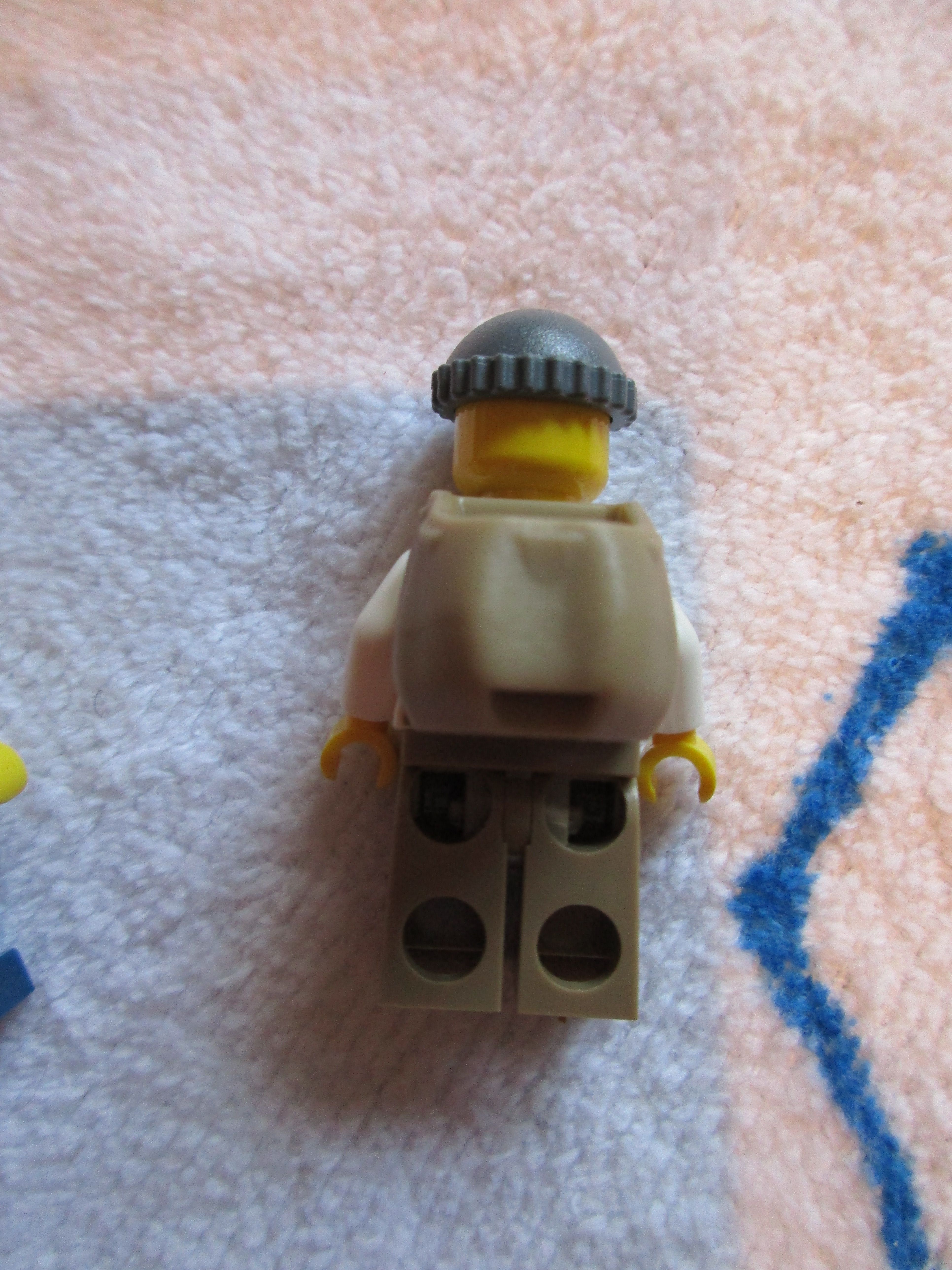 60065minifigure4.jpg