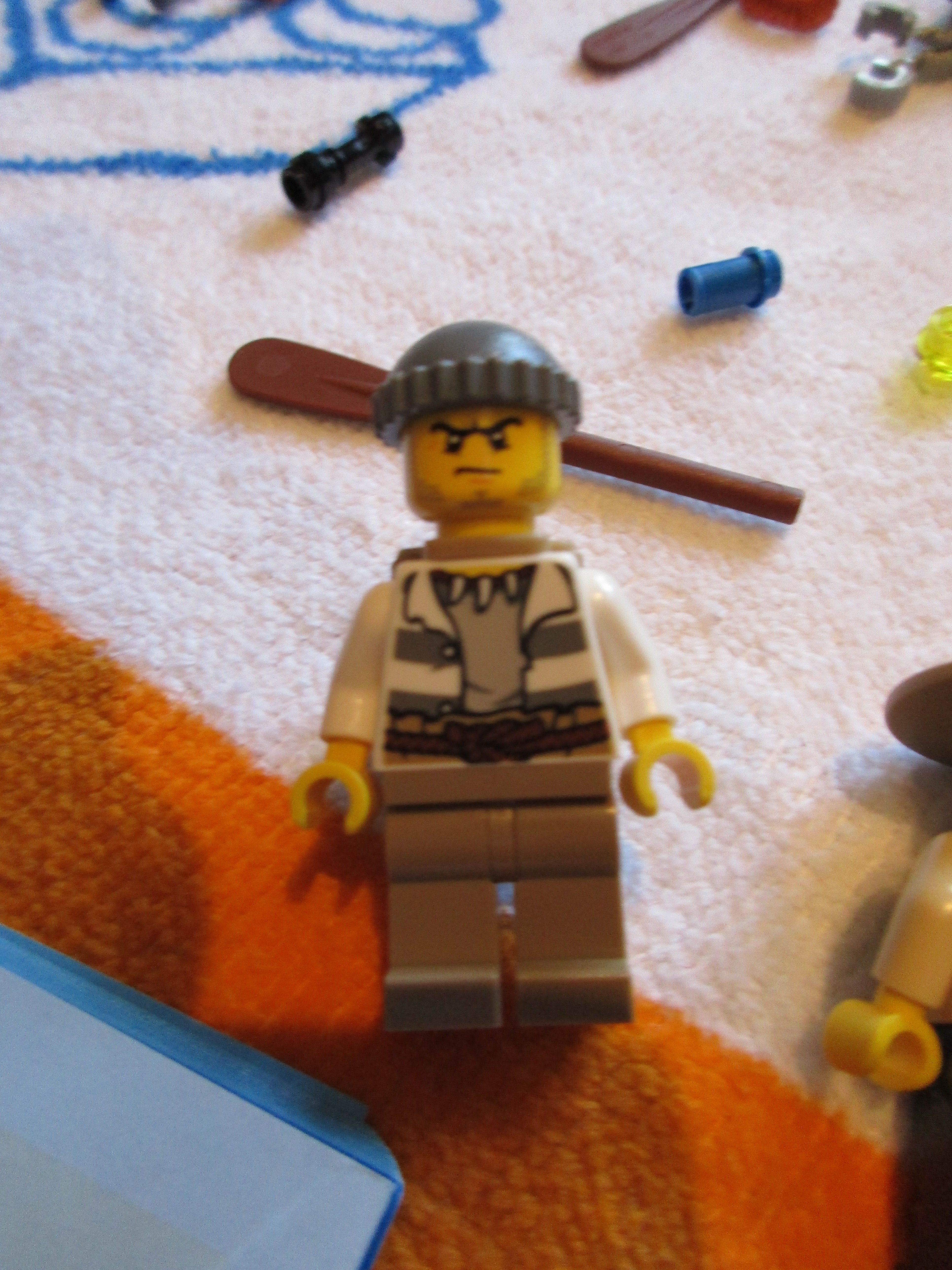 60066minifigure3.jpg
