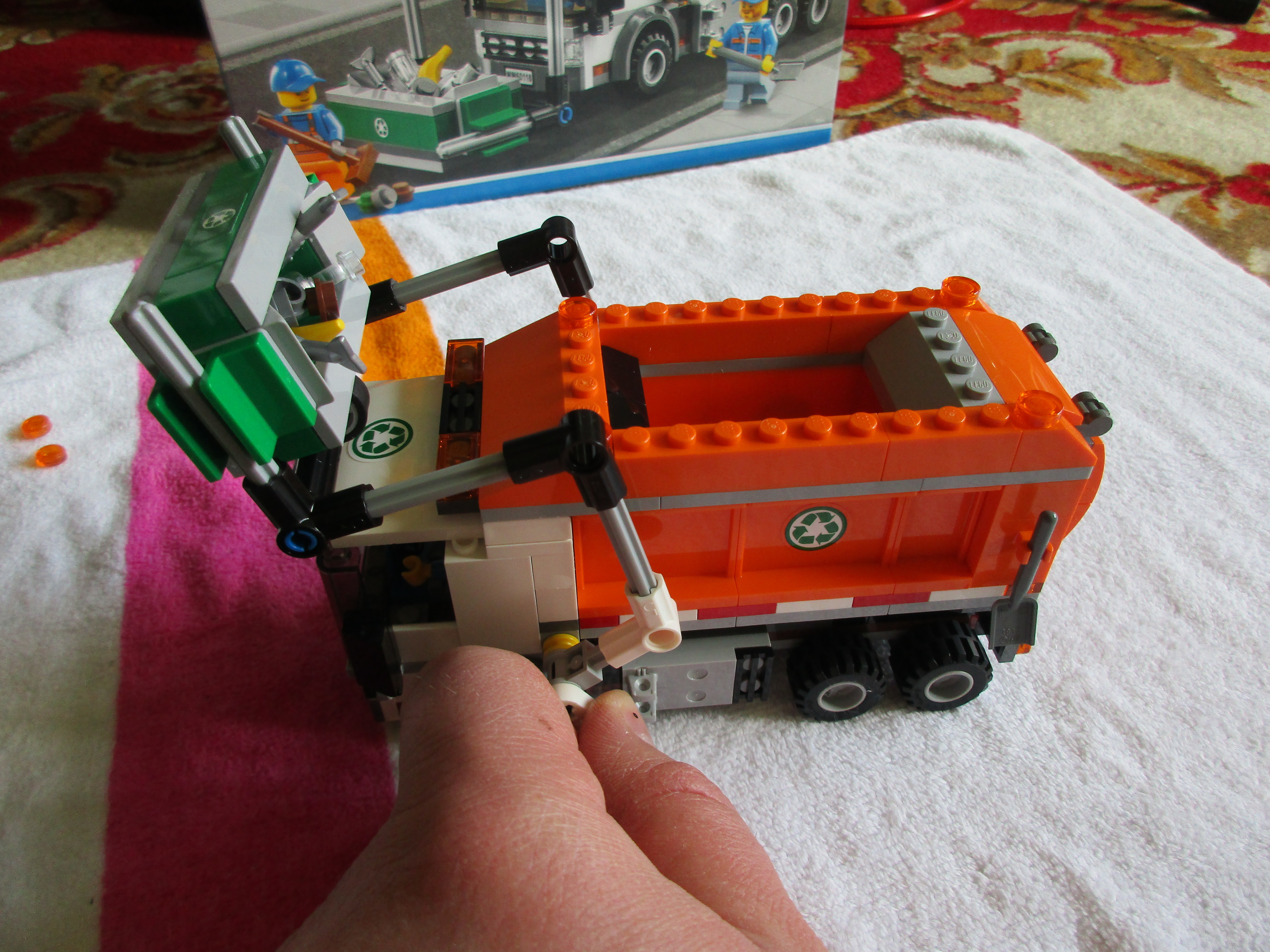 60118garbagetruck14.jpg