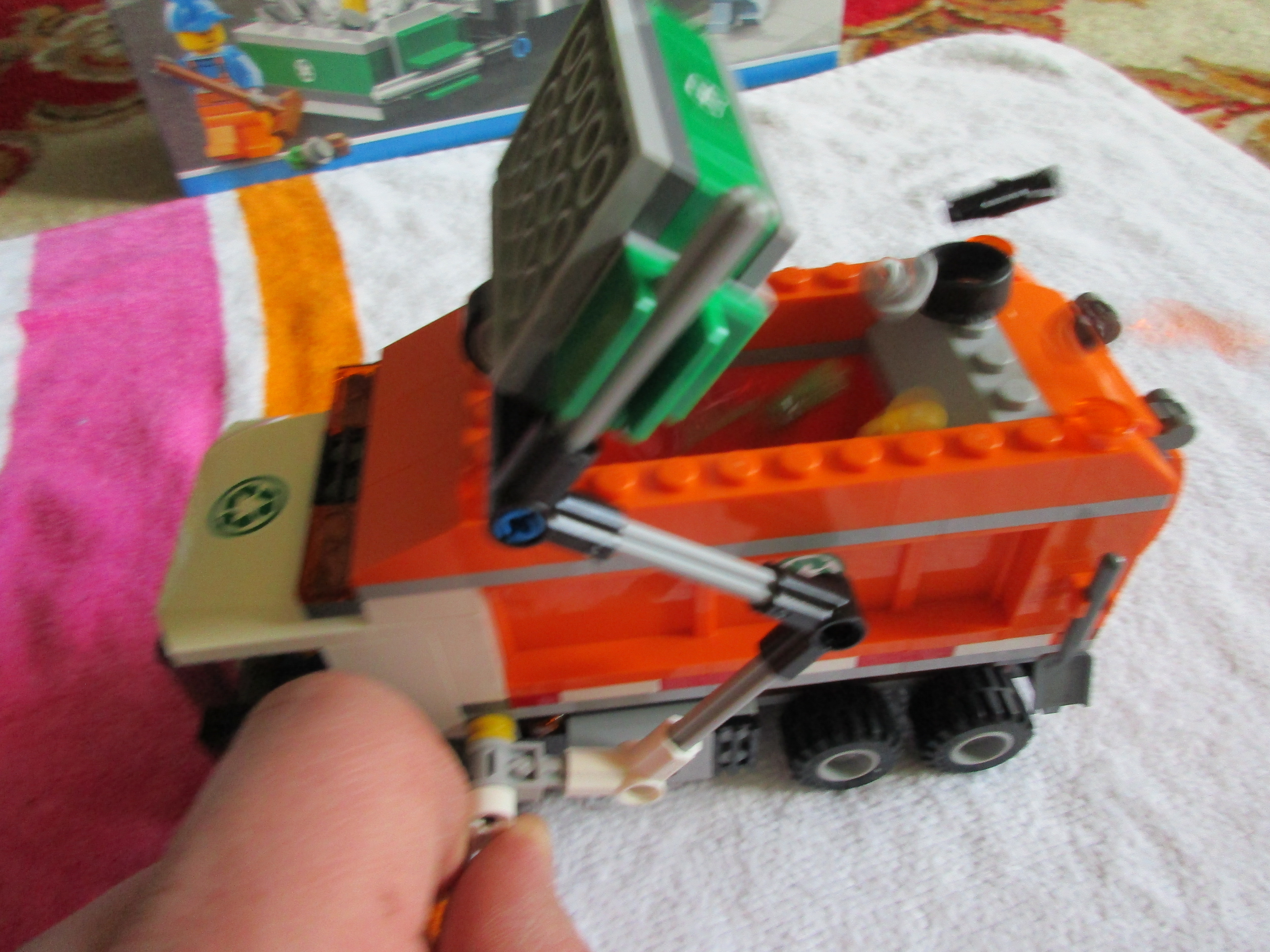 60118garbagetruck16.jpg