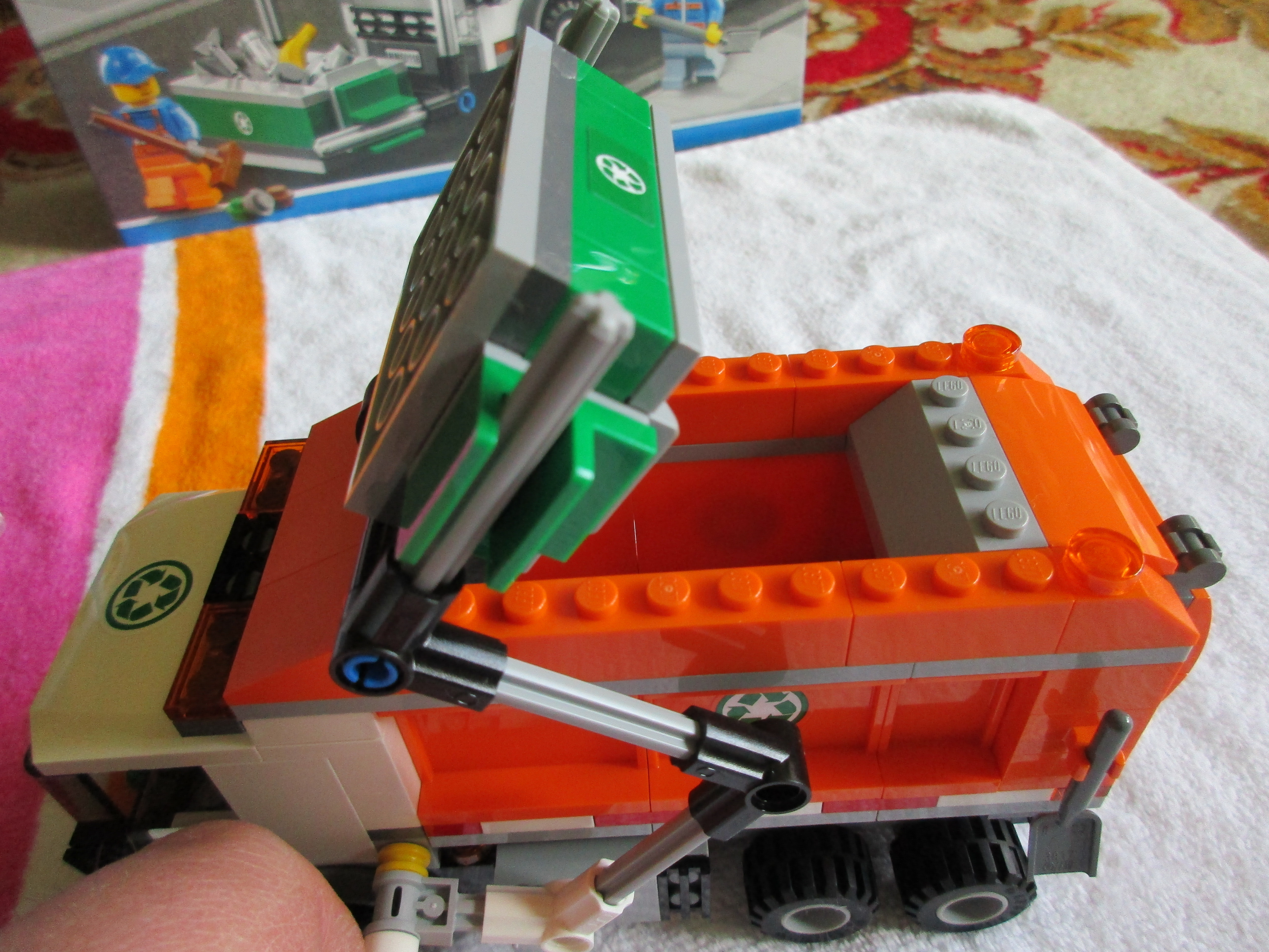 60118garbagetruck21.jpg